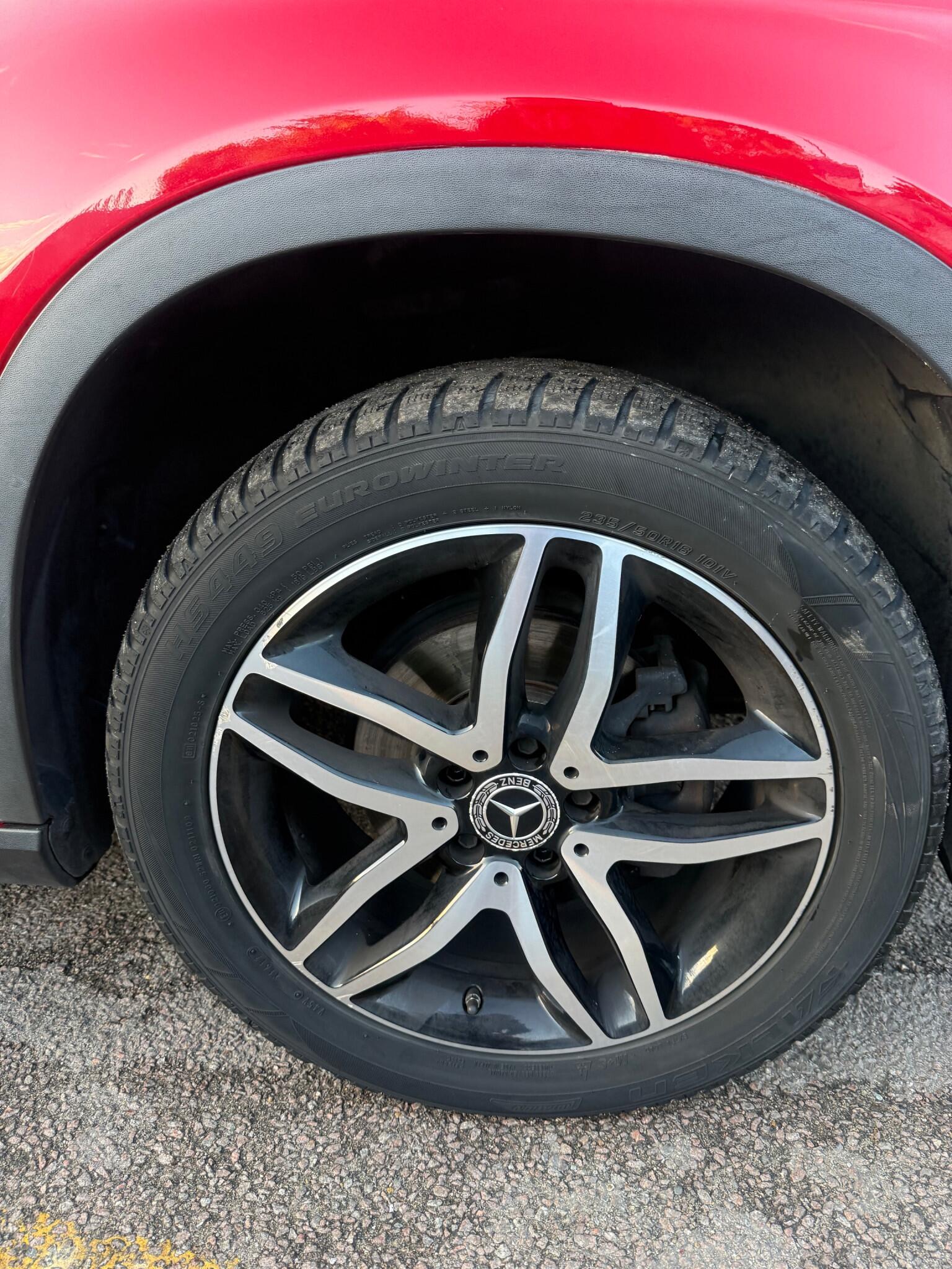 Mercedes-Benz GLA view 7