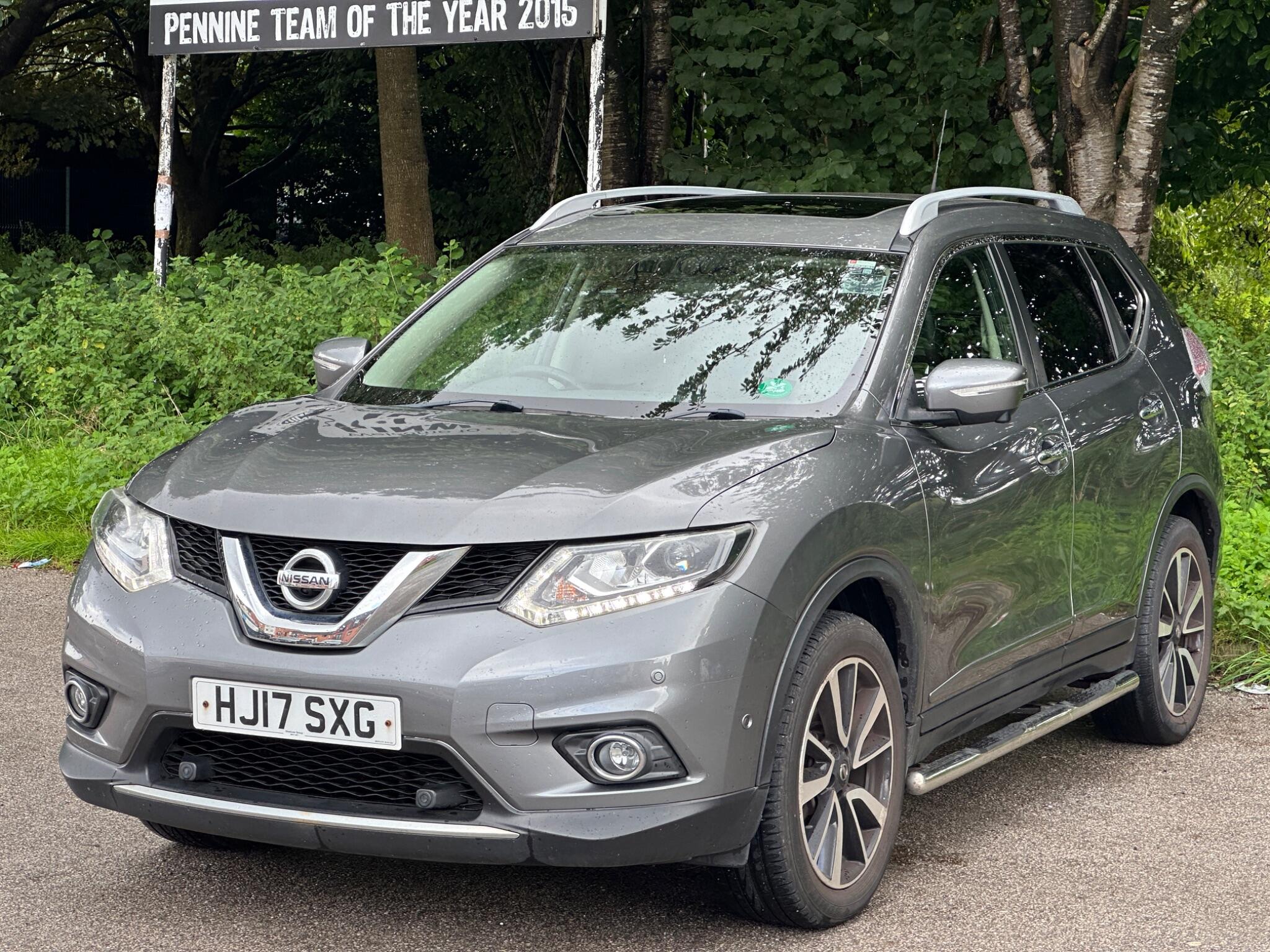 Nissan X-Trail view 3