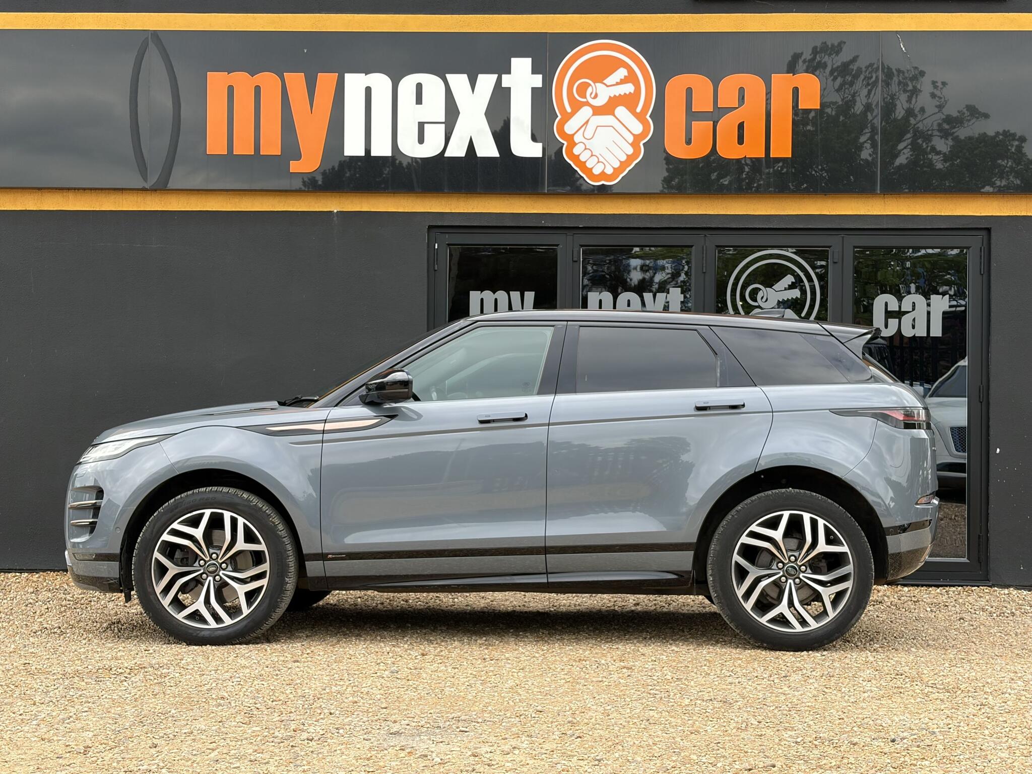 Land Rover Range Rover Evoque view 3