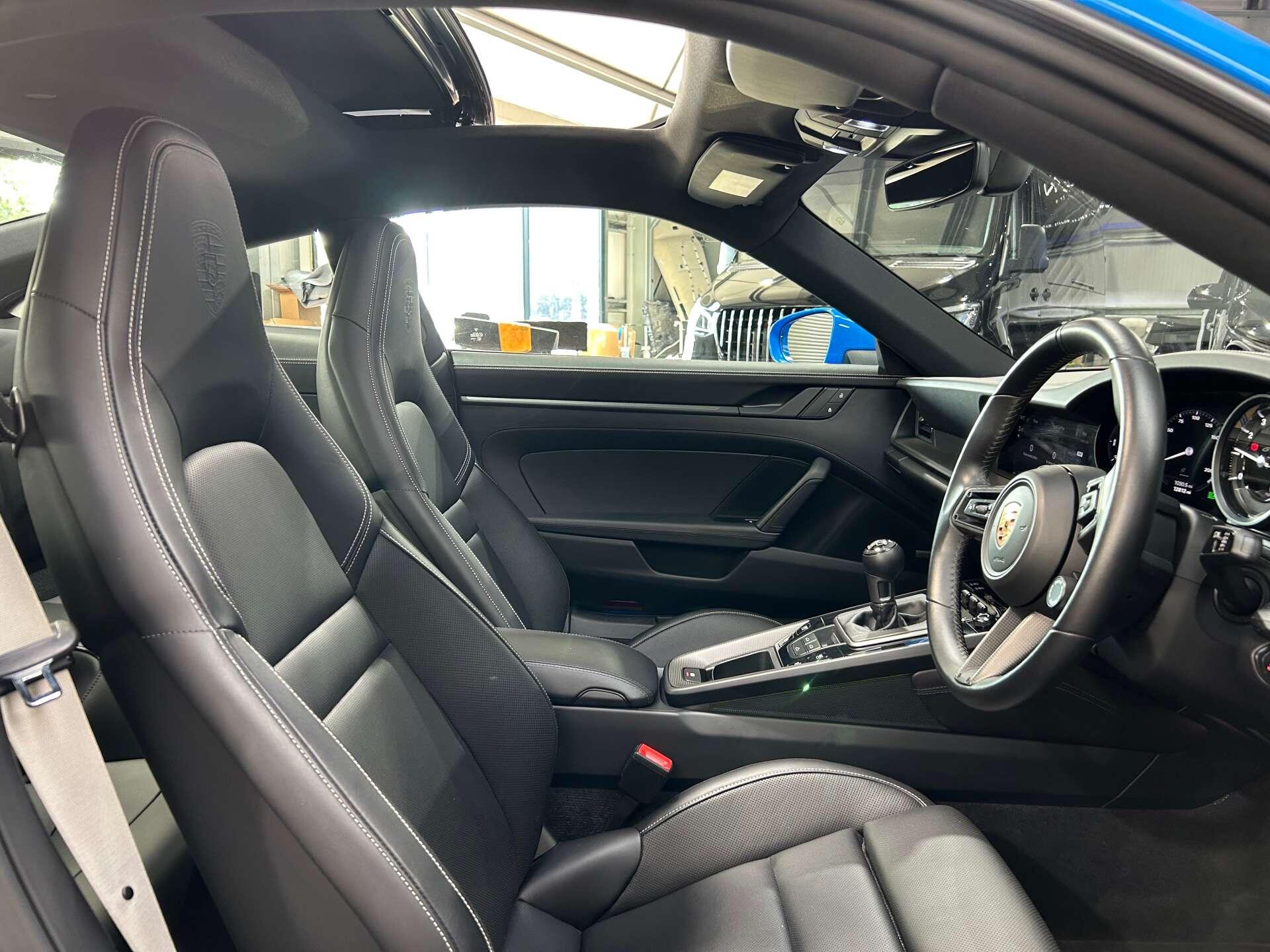 Porsche 911 view 48
