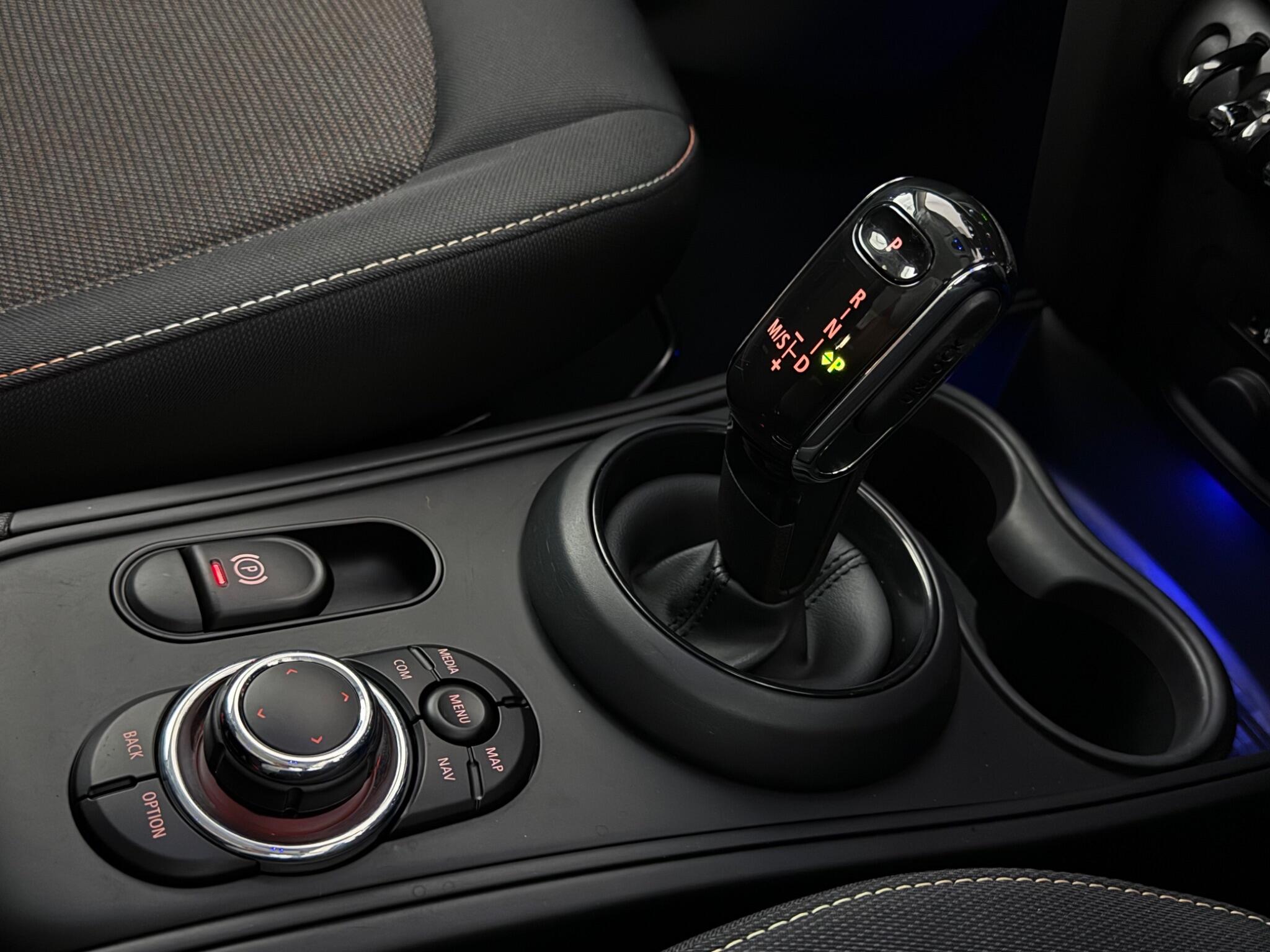 Mini Countryman view 24