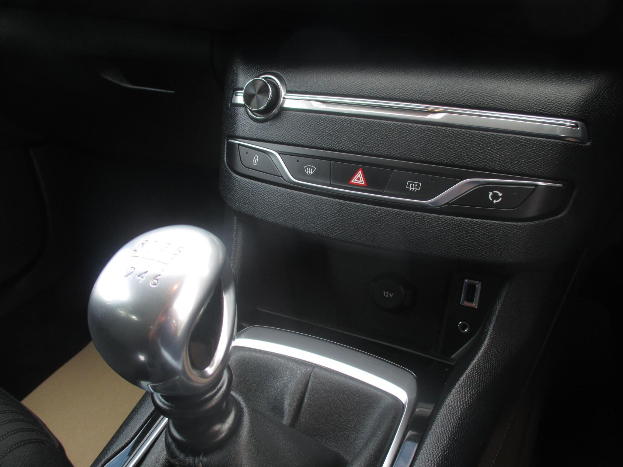 Peugeot 308 view 39