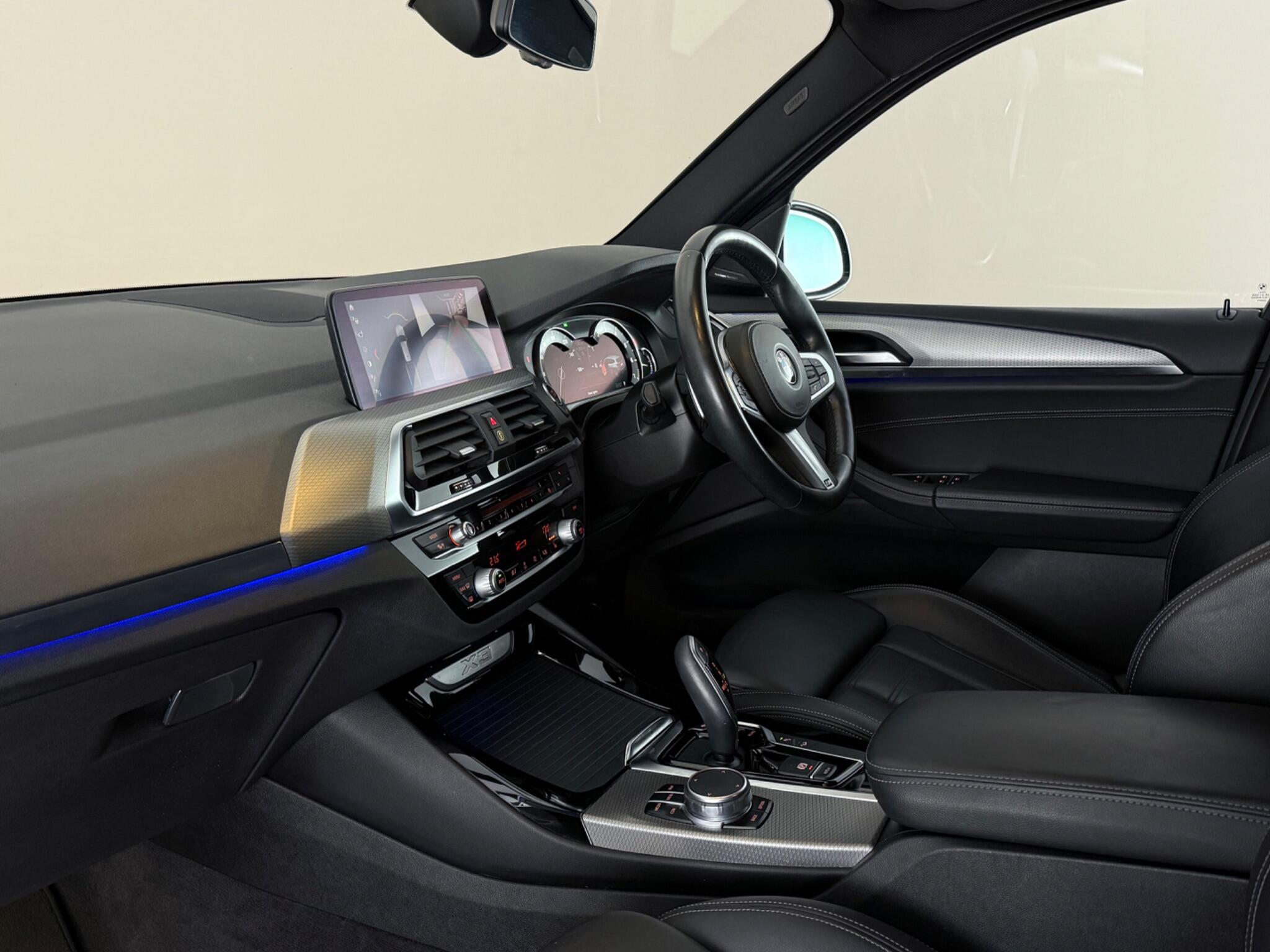 BMW X3 view 4