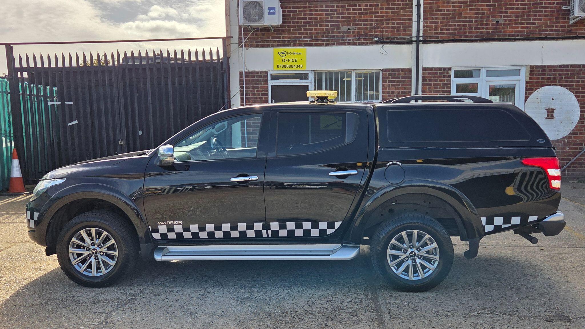 Mitsubishi L200 view 4