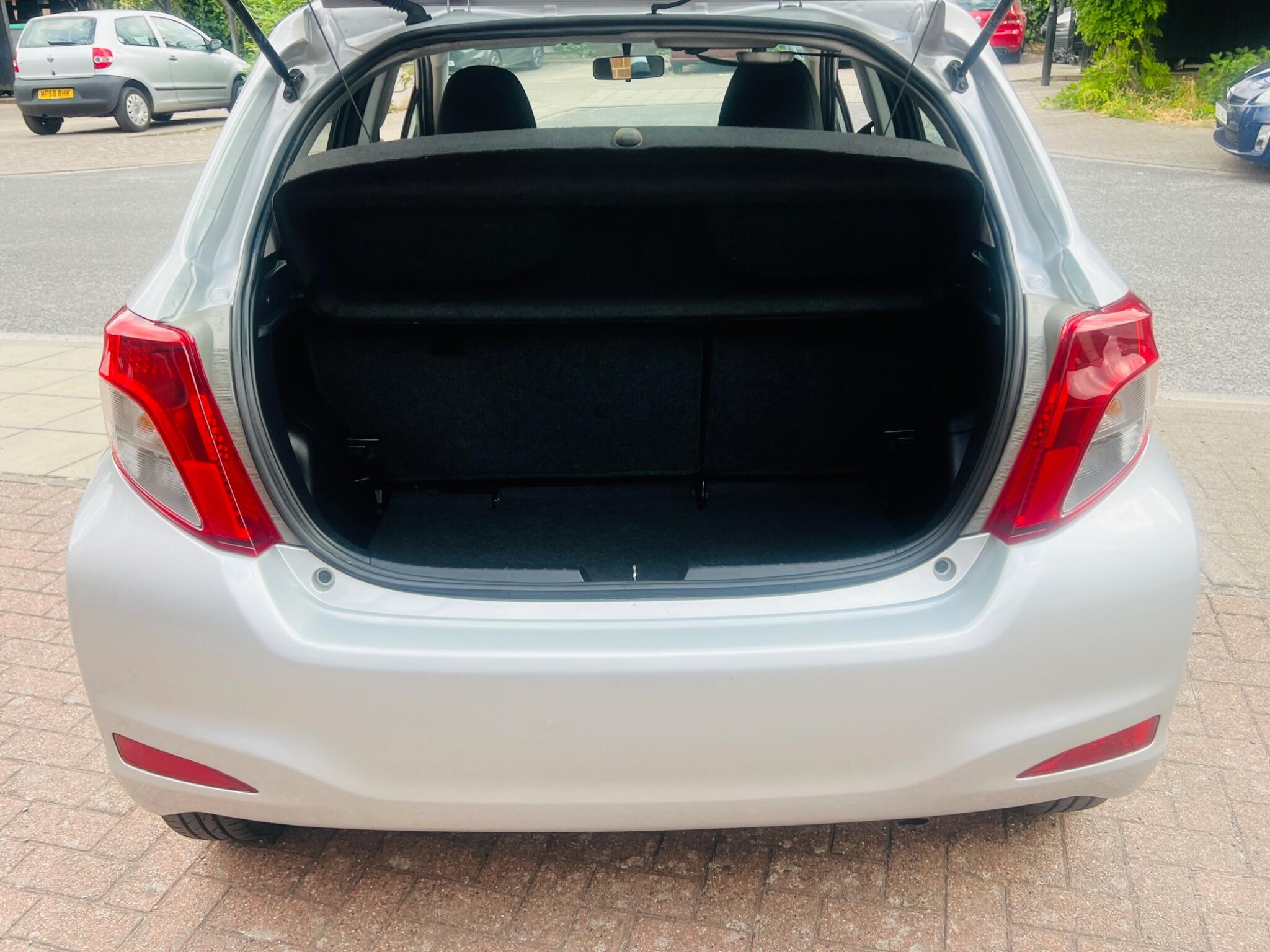 Toyota Yaris view 39