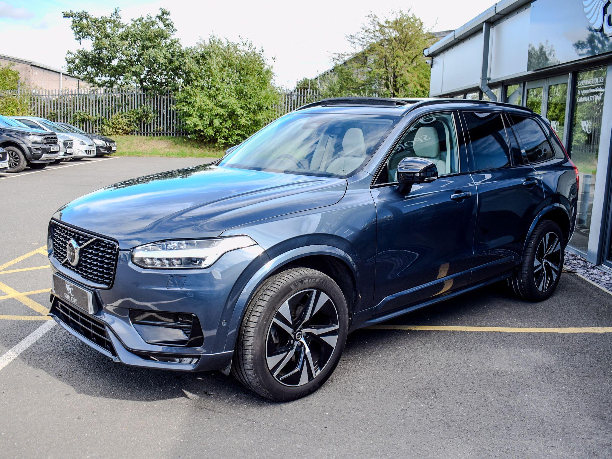 Volvo XC90 view 8