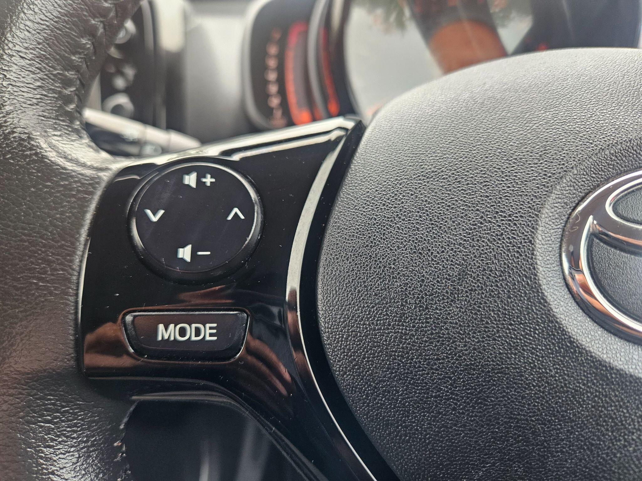2015 Toyota AYGO image 27
