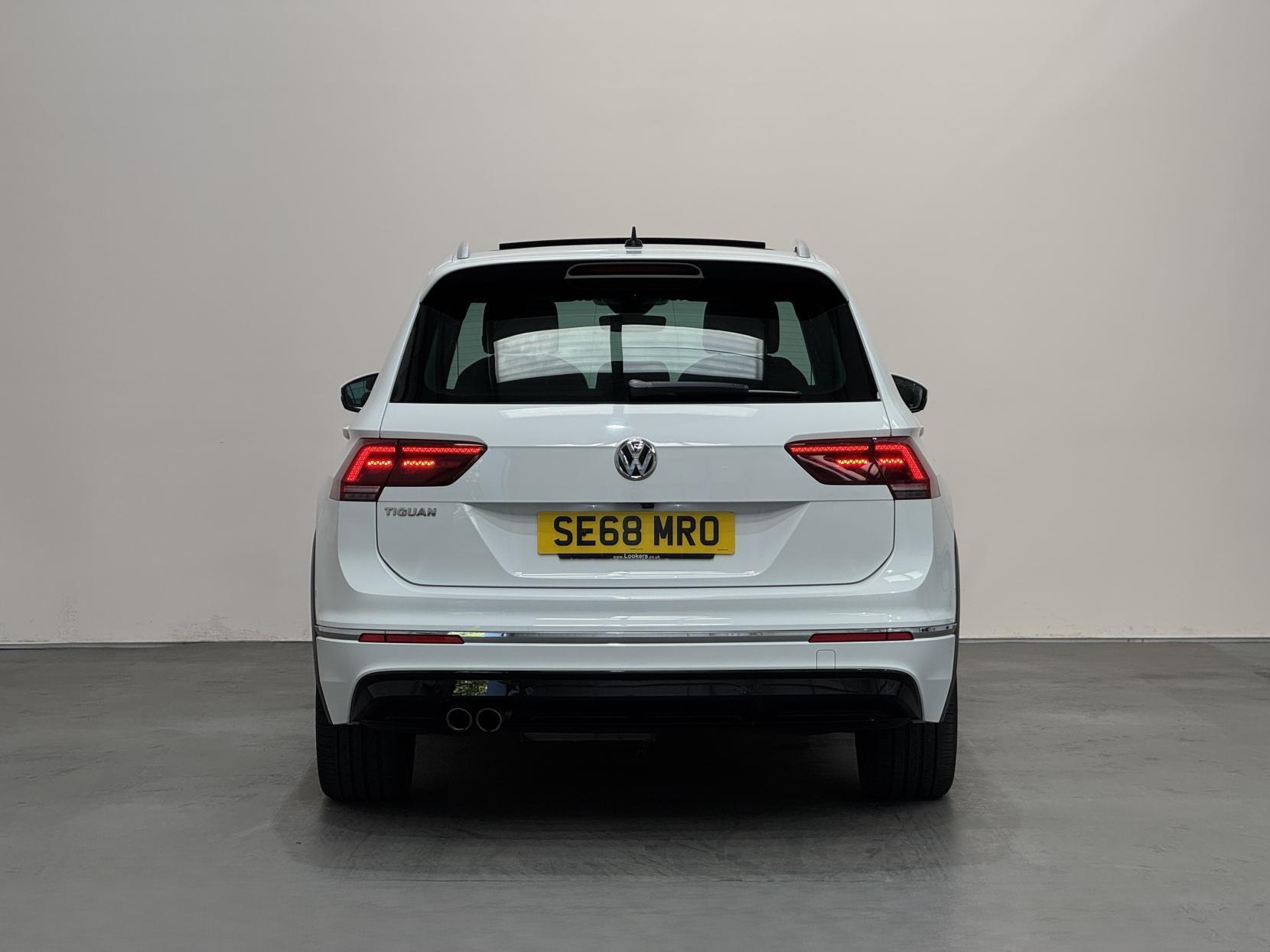 Volkswagen Tiguan view 13