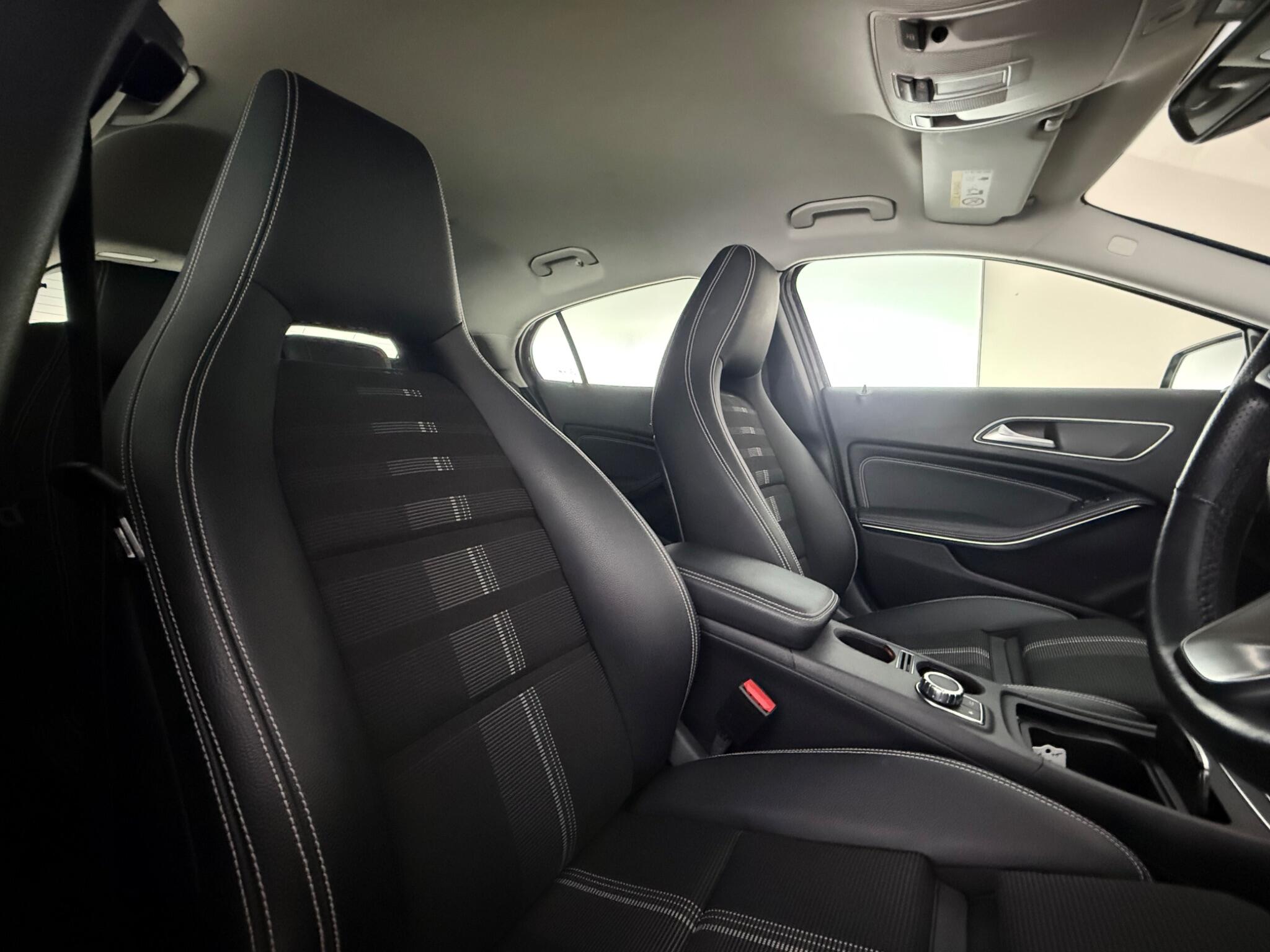 Mercedes-Benz GLA view 29