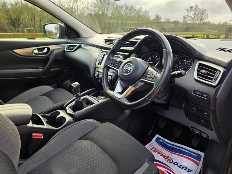 2019 Nissan Qashqai 1.3 DIG-T N-Connecta Euro 6 (s/s) 5dr • 52,400 miles image 17