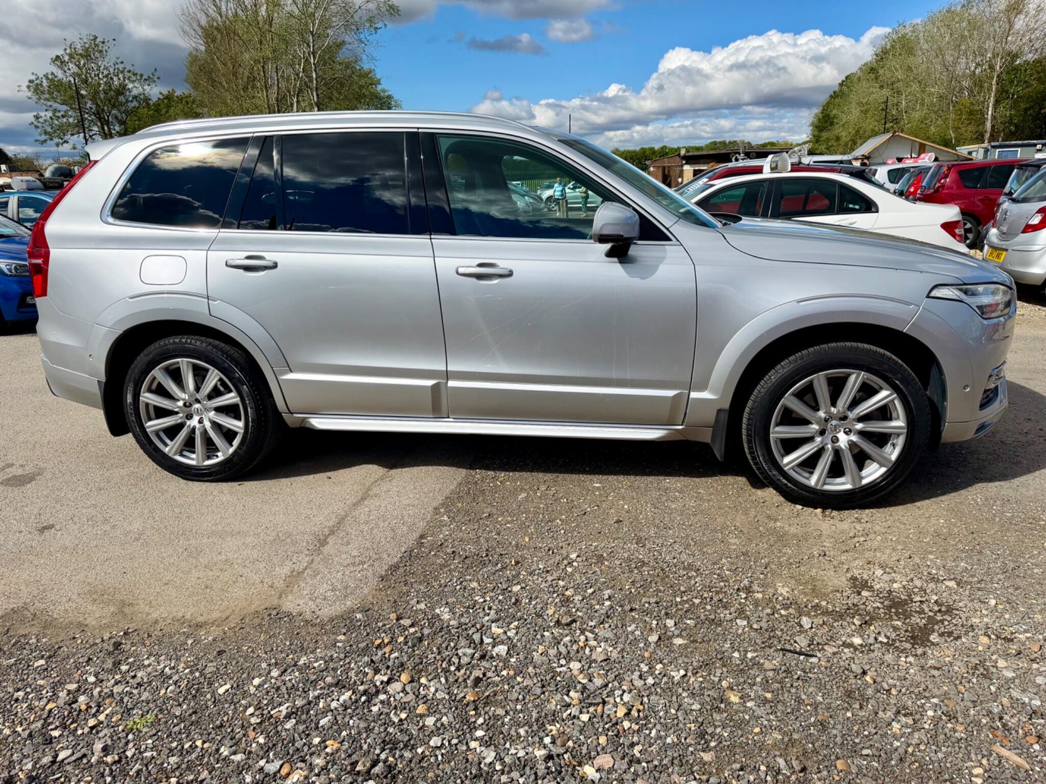 Volvo XC90 view 18