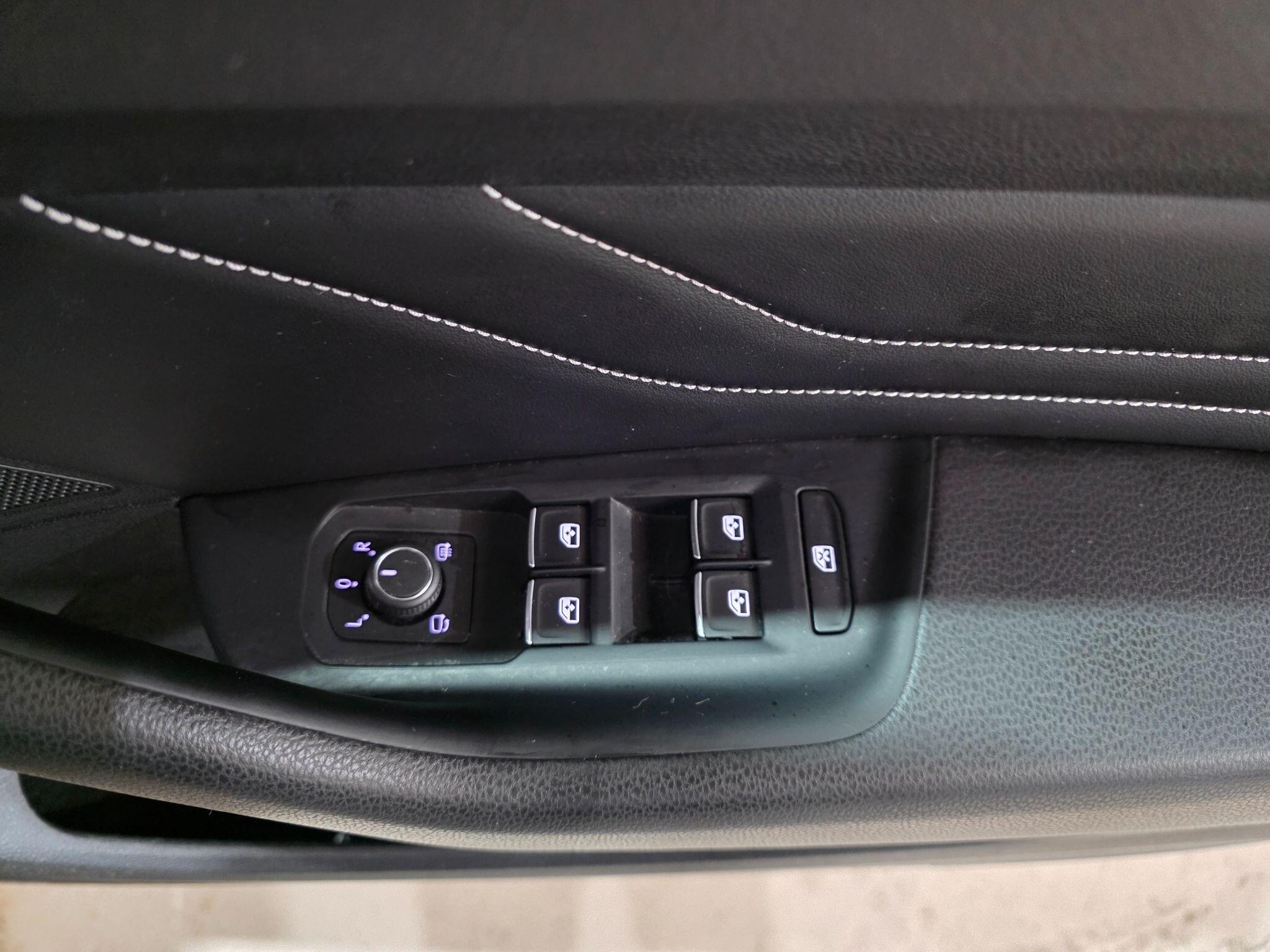 Volkswagen Passat view 12