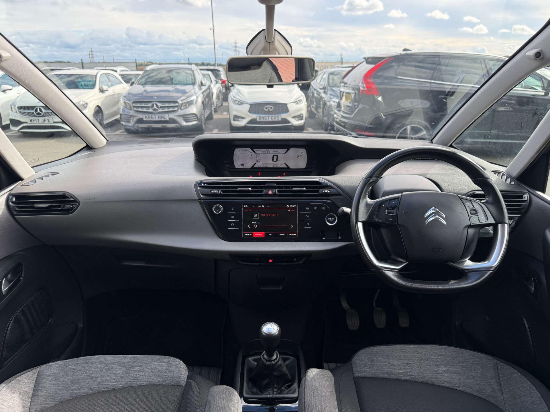 Citroen Grand C4 Picasso view 64