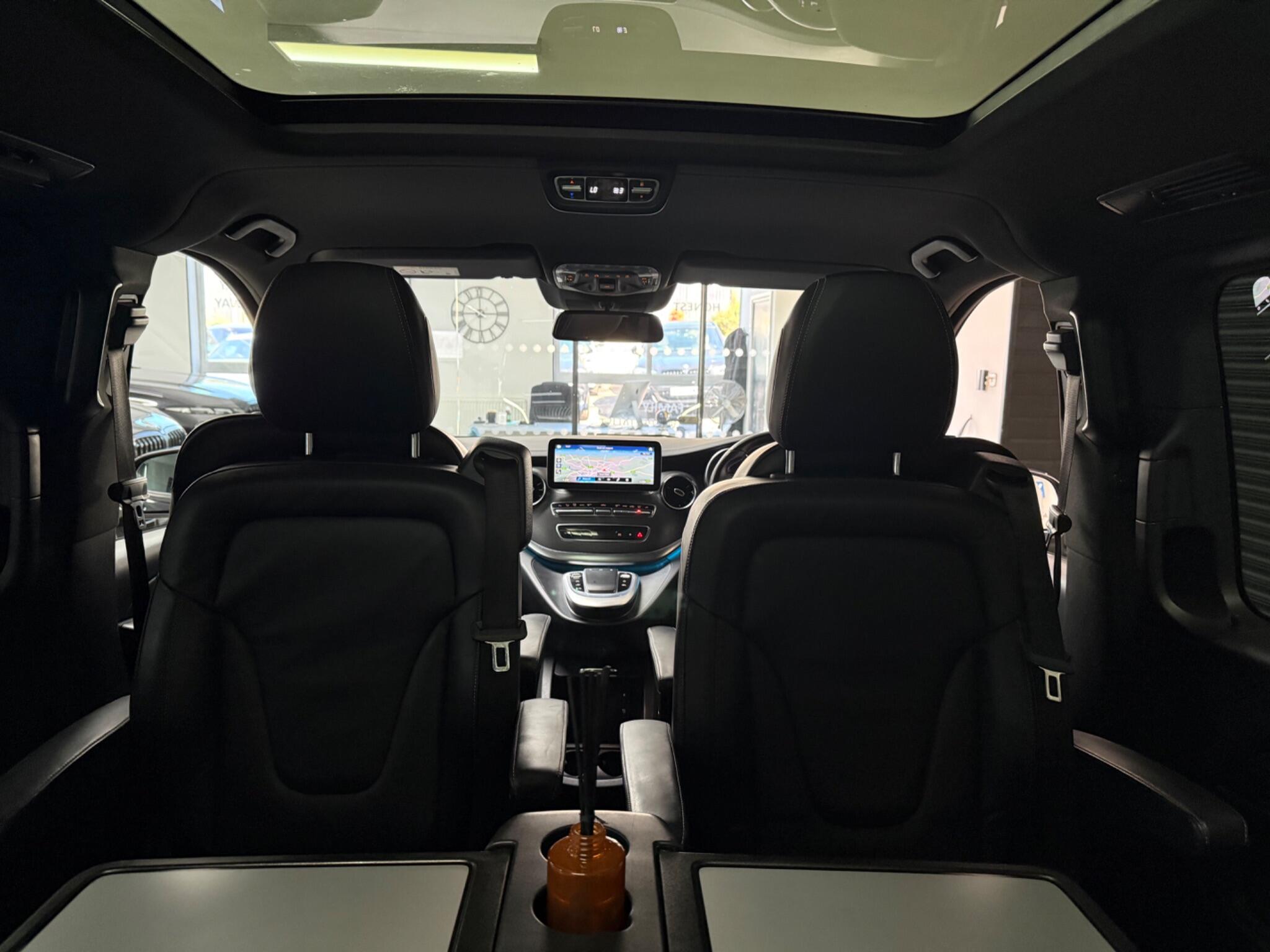 Mercedes-Benz V-Class view 11