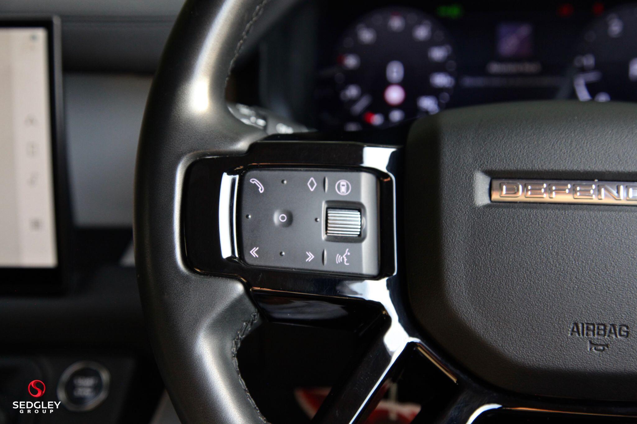Land Rover Defender view 27