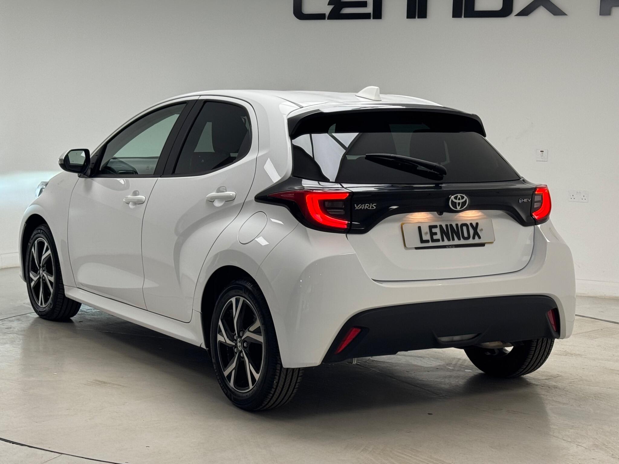 Toyota Yaris view 4