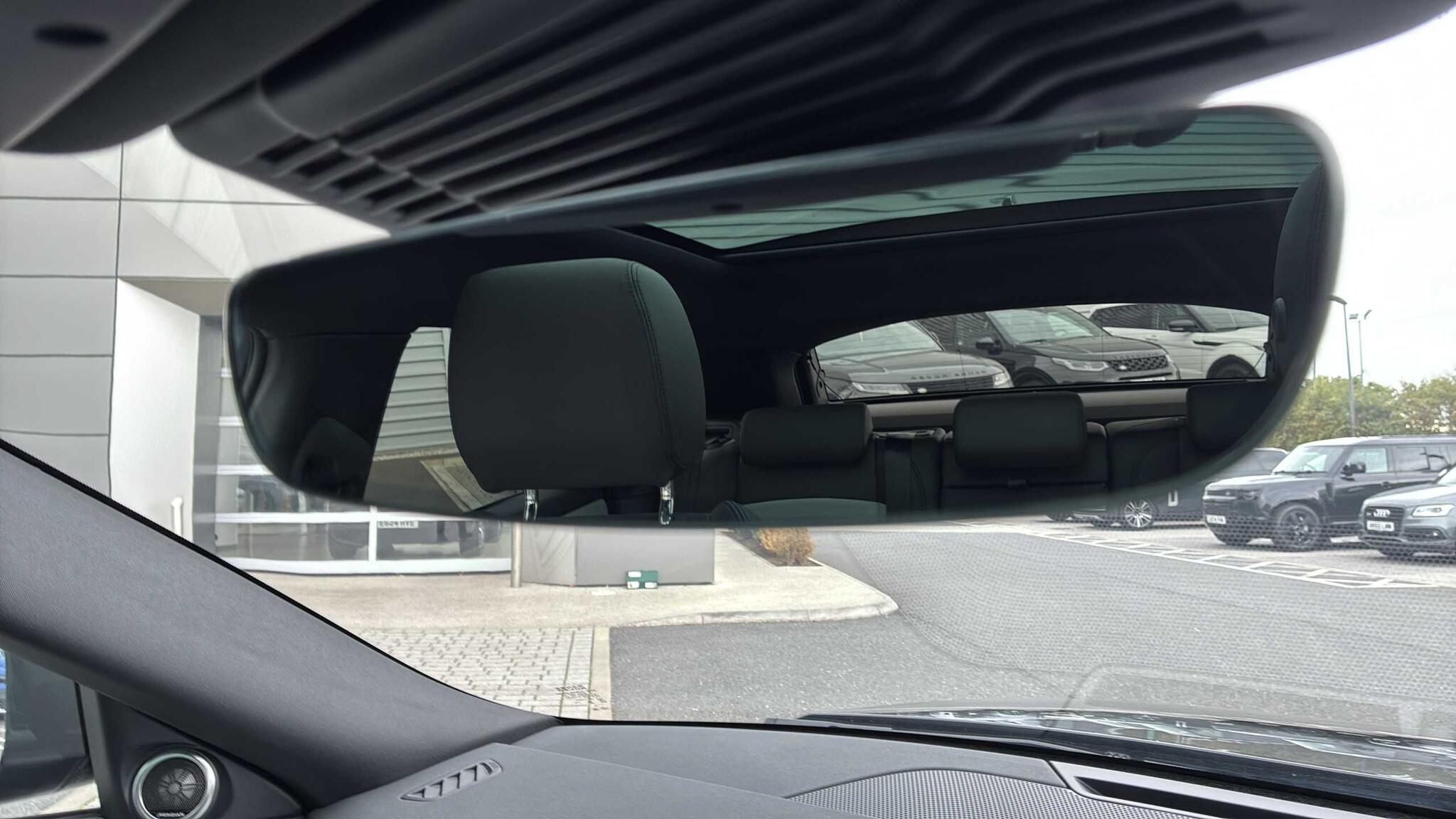 Land Rover Range Rover Evoque view 35