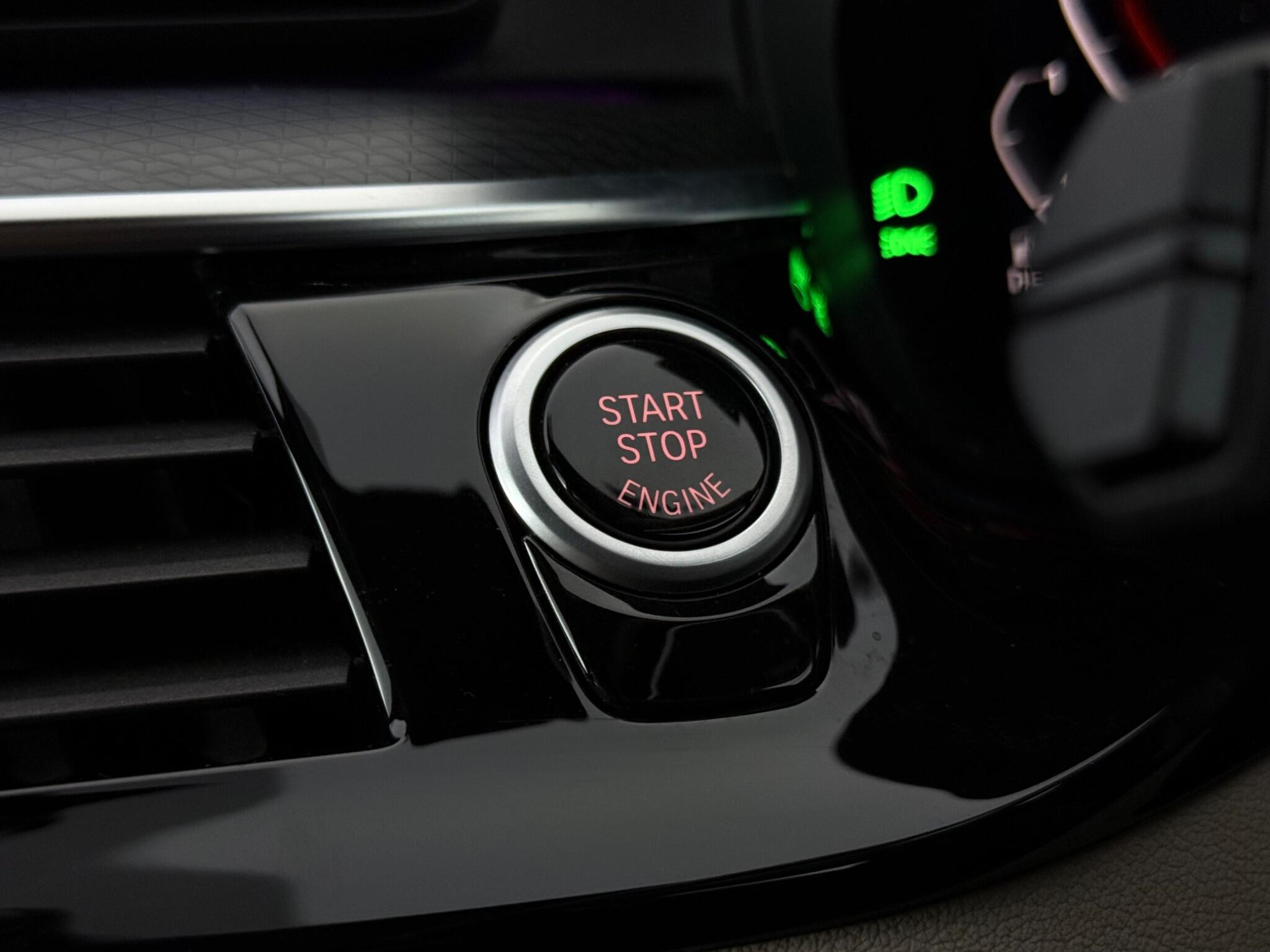 BMW 5 Series view 20