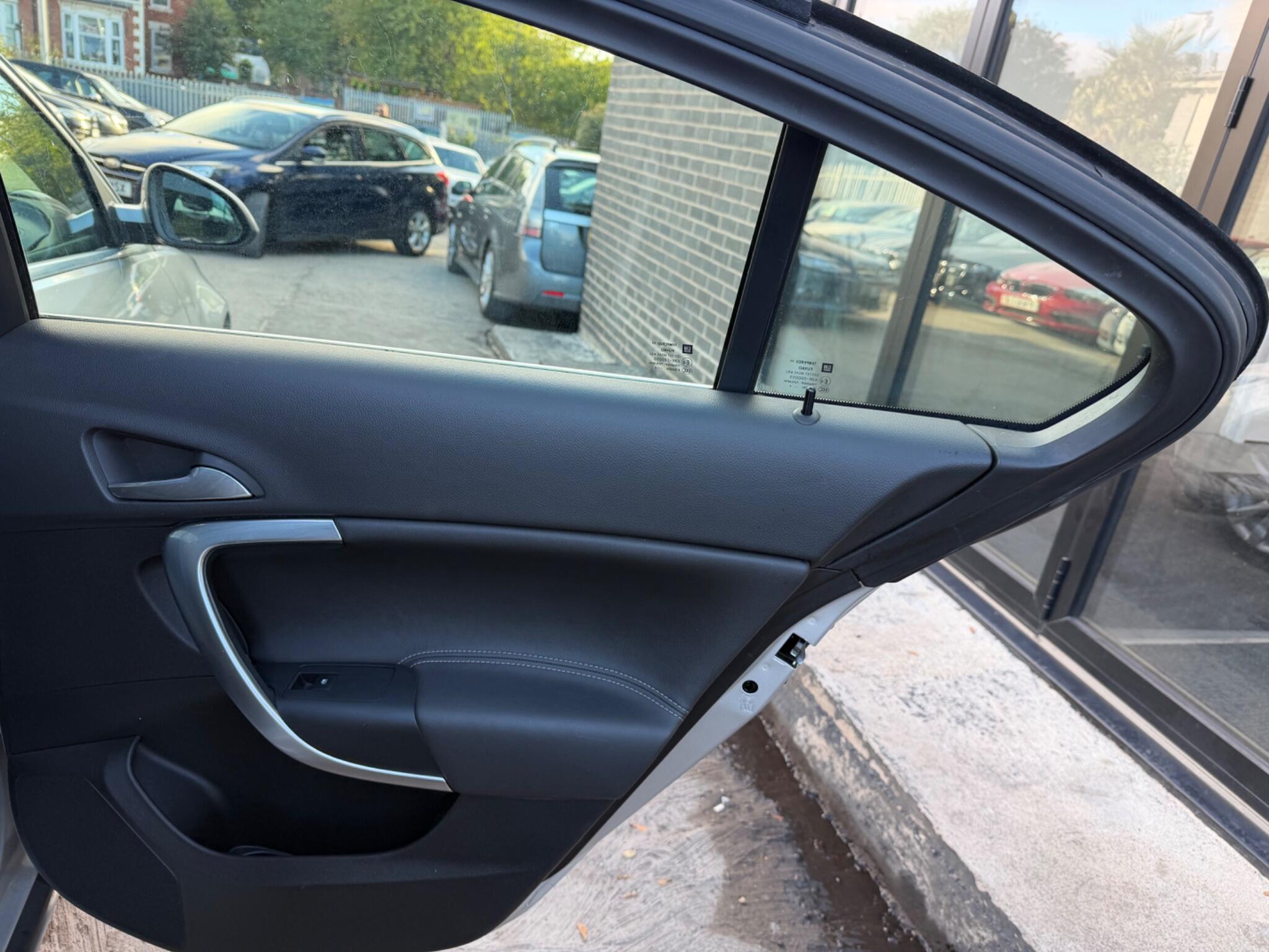 Vauxhall Insignia view 38