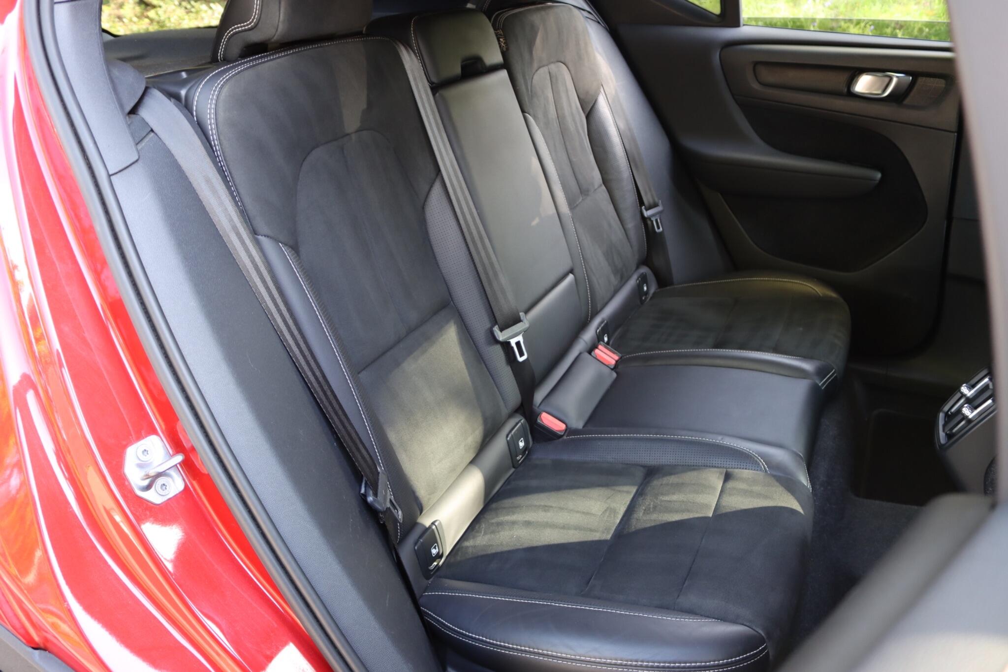 Volvo XC40 view 6