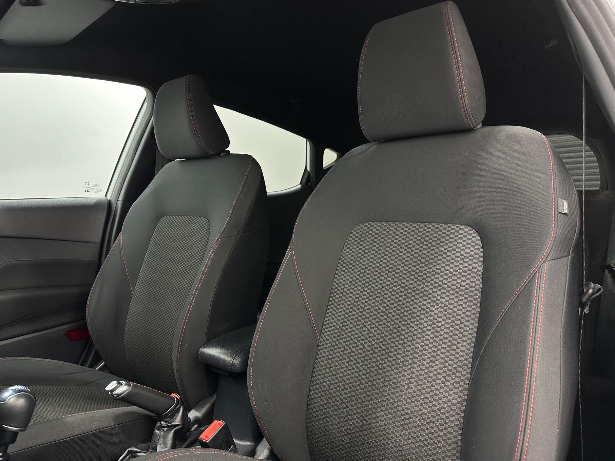 Ford Fiesta view 35