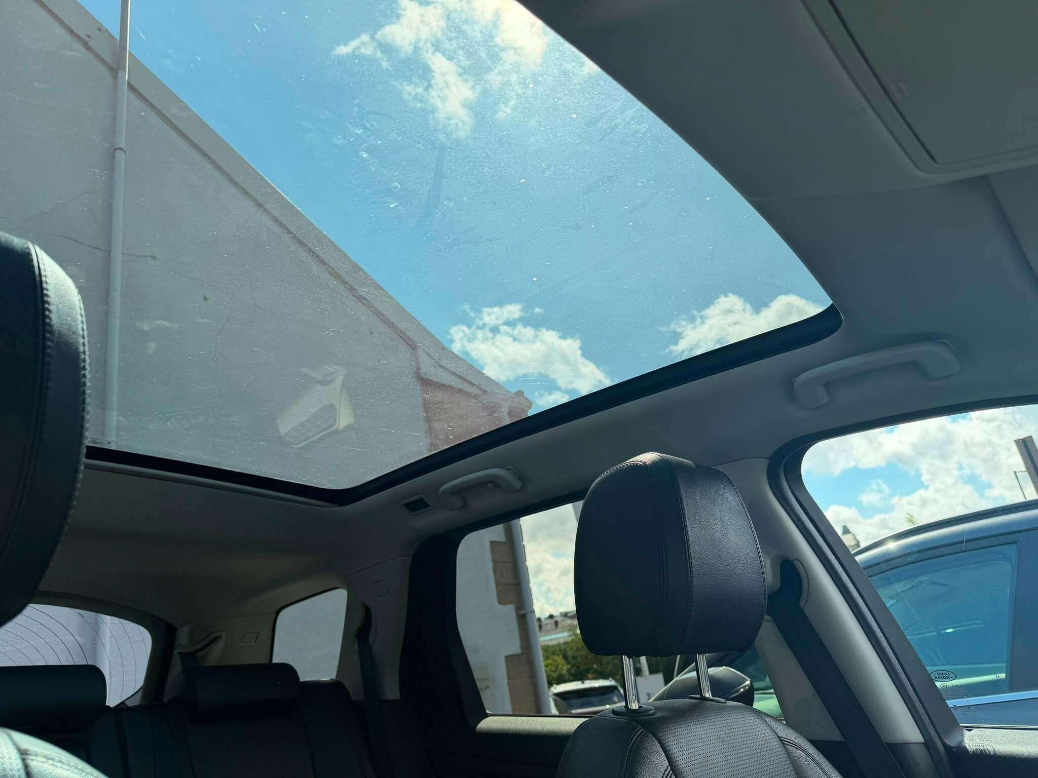 Land Rover Discovery Sport view 9