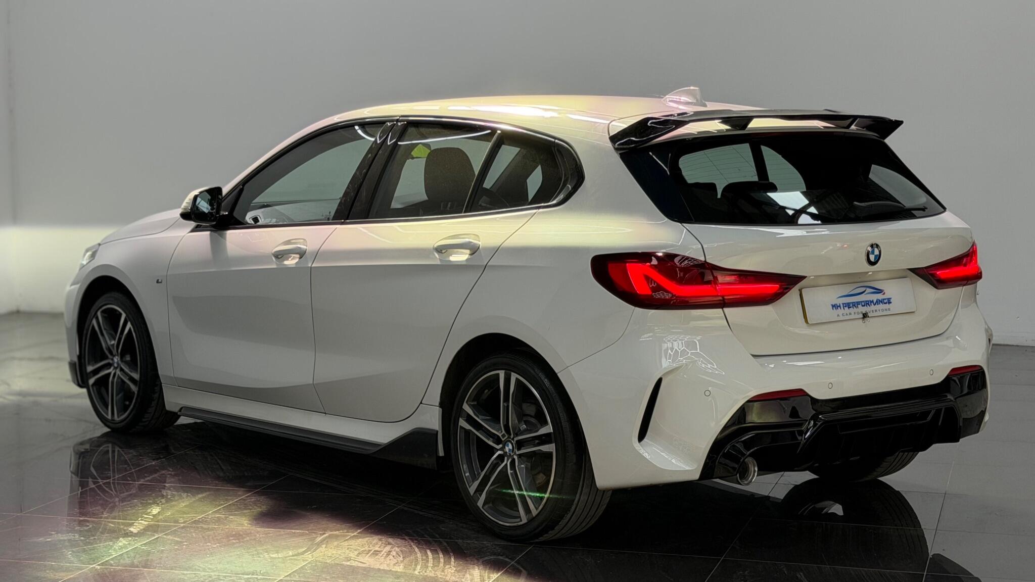 BMW 1 Series view 12