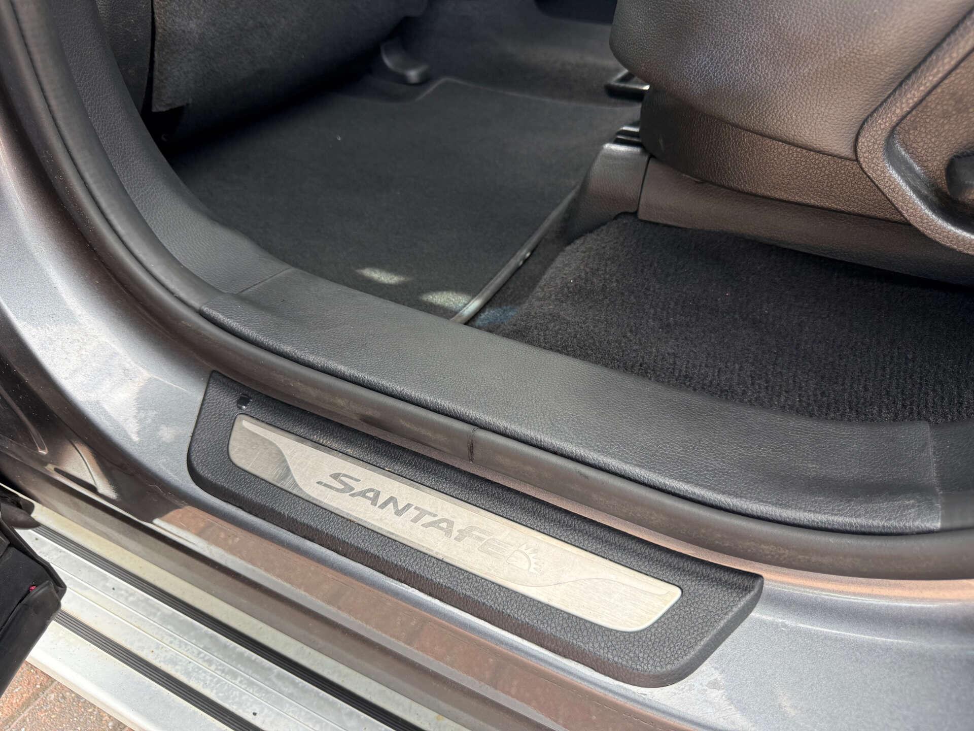 Hyundai Santa FE view 75