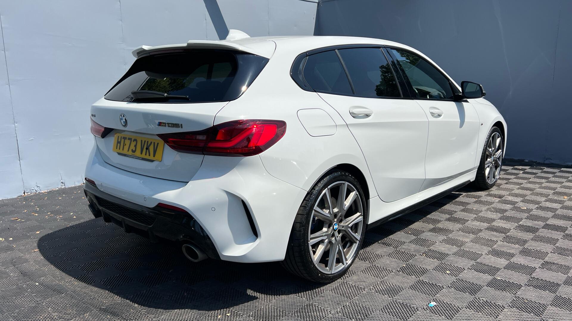BMW 1 Series view 27