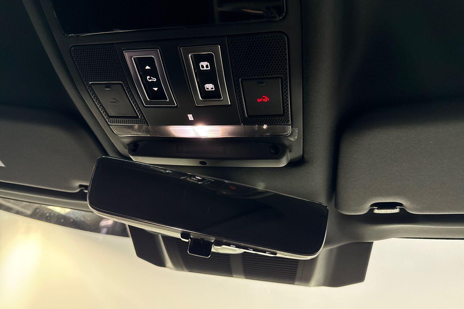 Land Rover Defender view 14