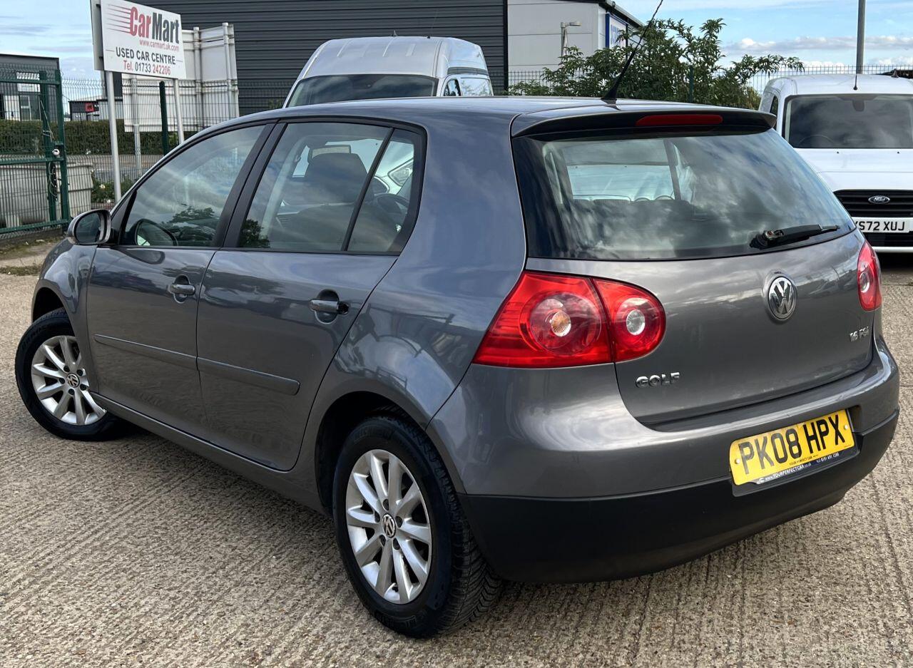 Volkswagen Golf view 4