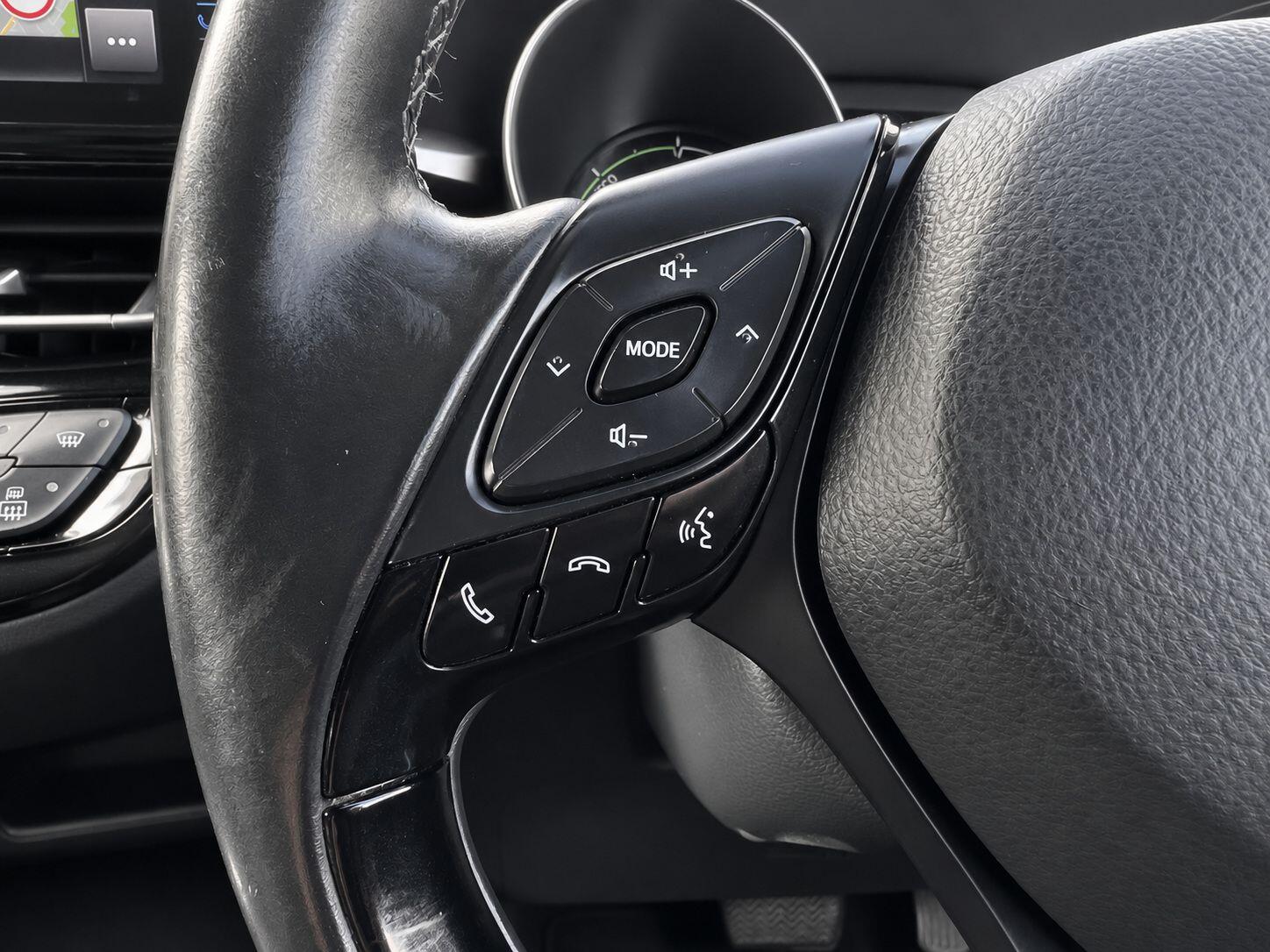 Toyota C-HR view 26