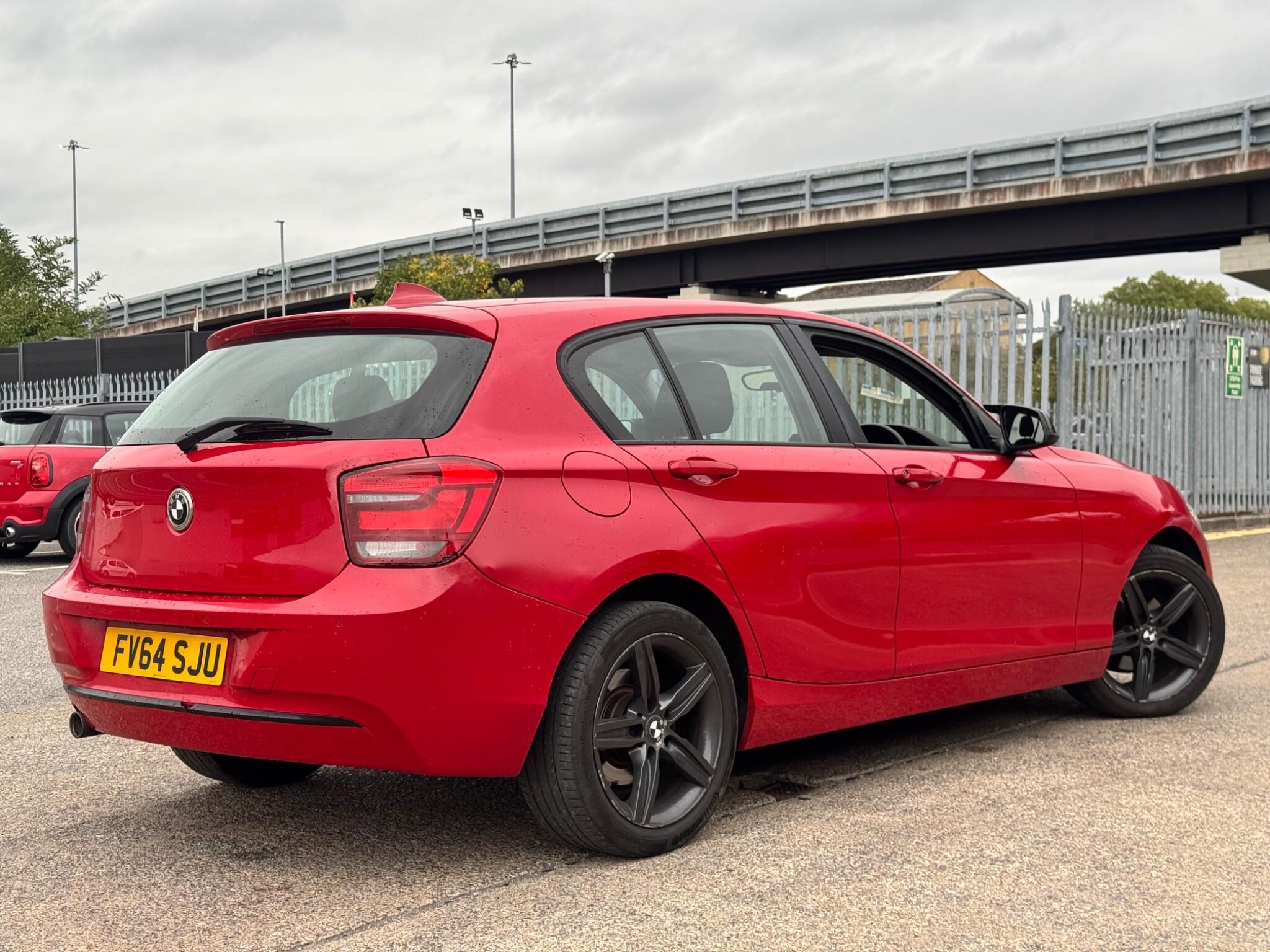BMW 1 Series view 18