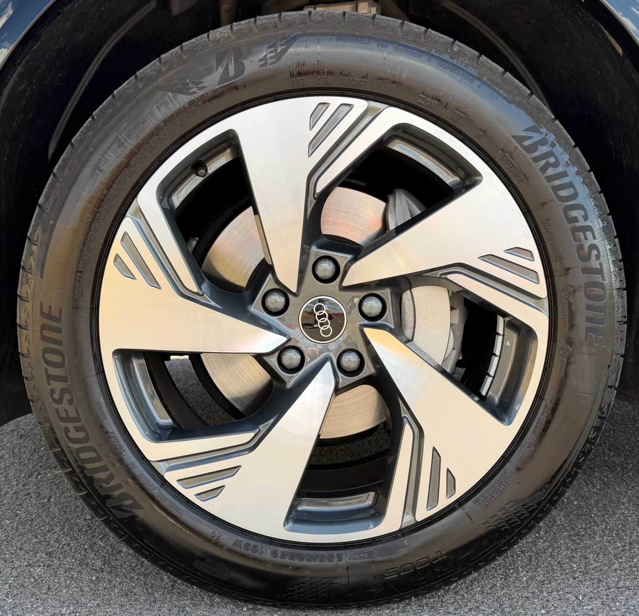 Audi E-Tron view 63