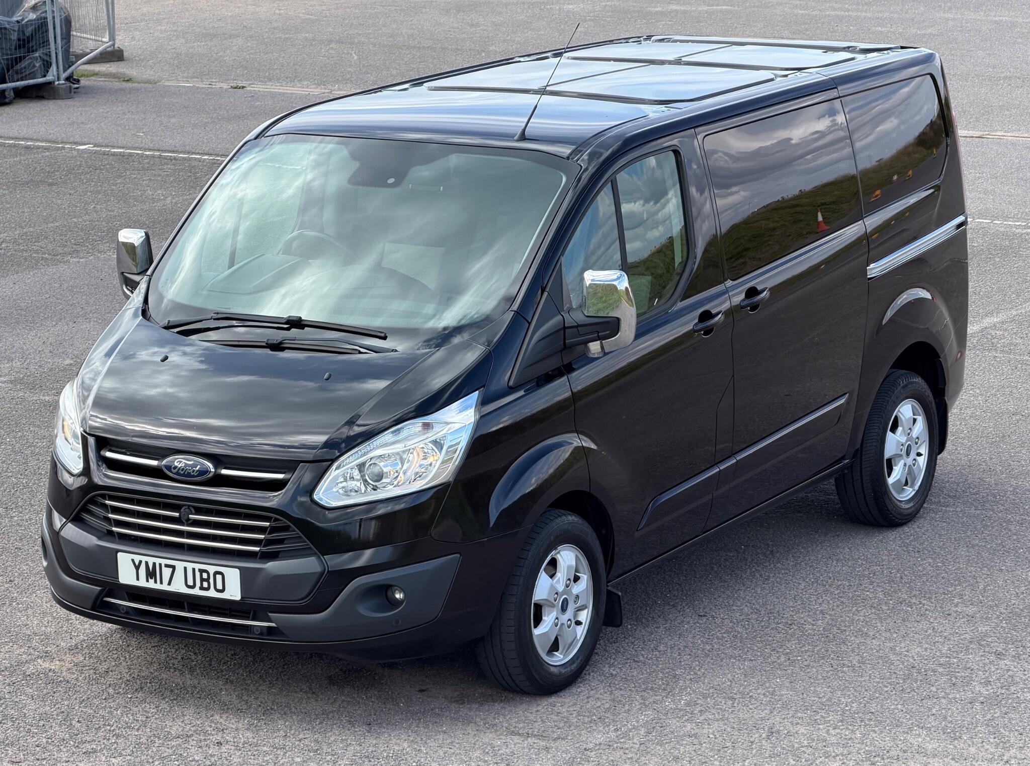 Ford Transit Custom view 3