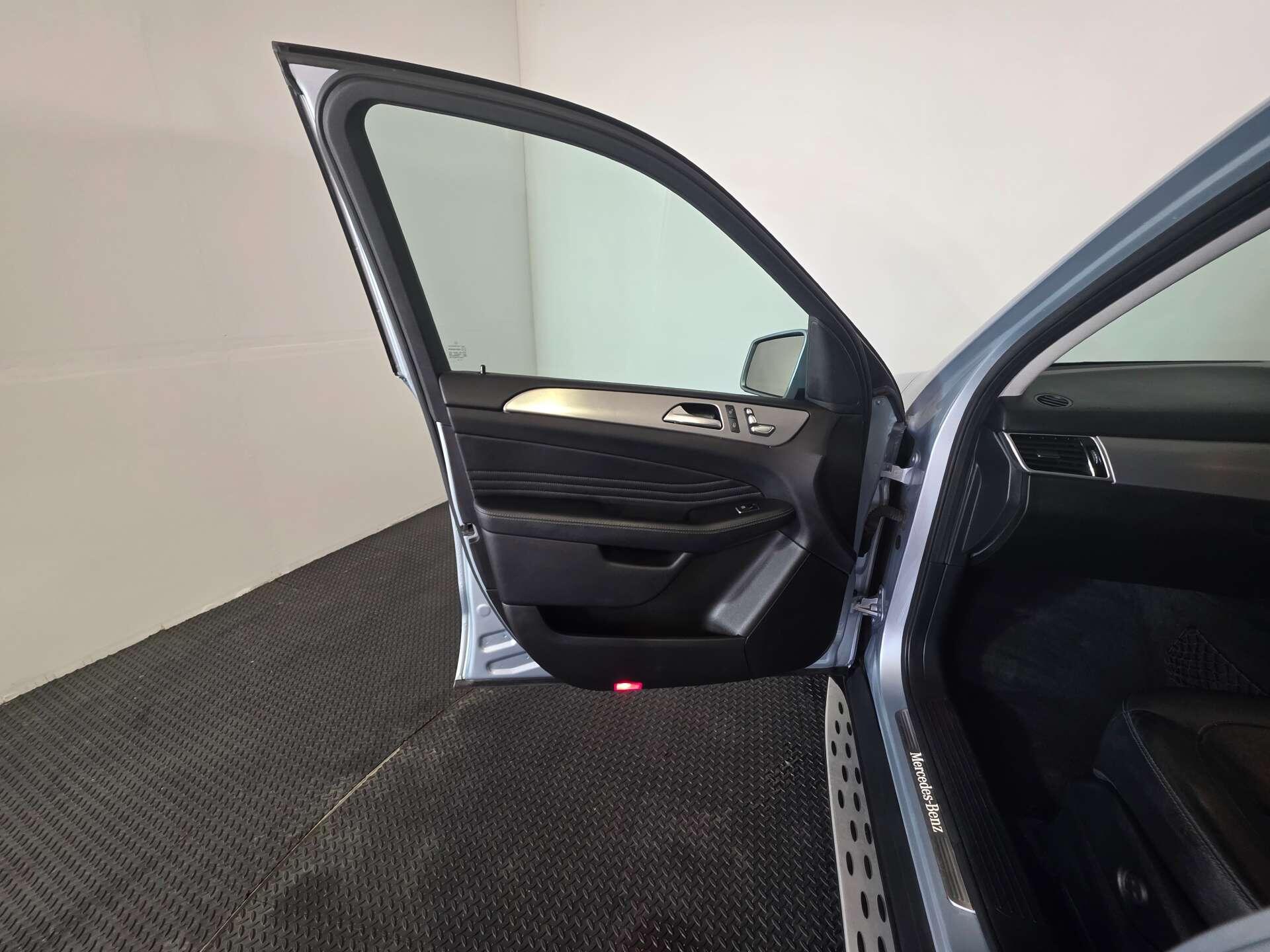 Mercedes-Benz Gle view 48