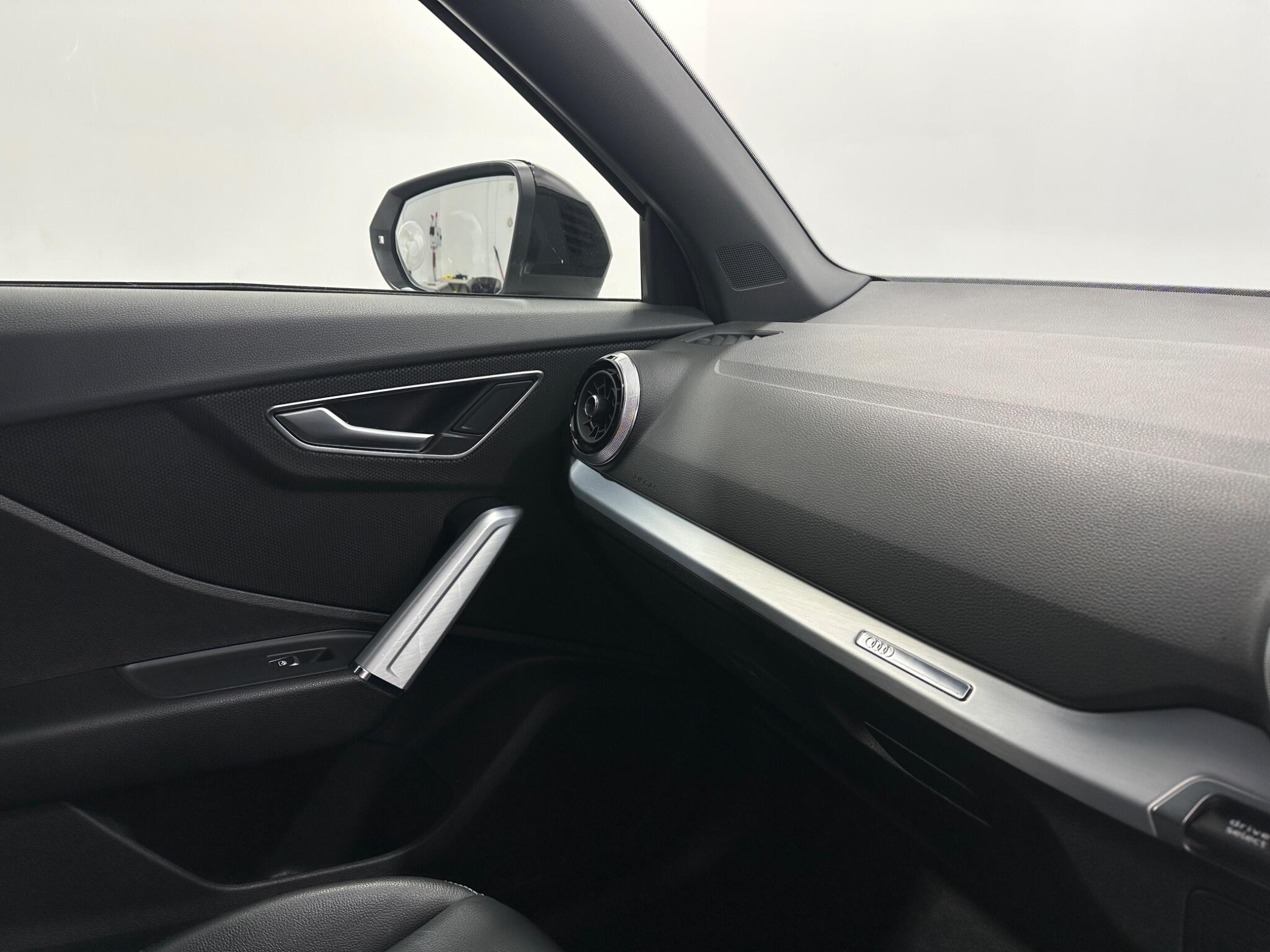 Audi Q2 view 26