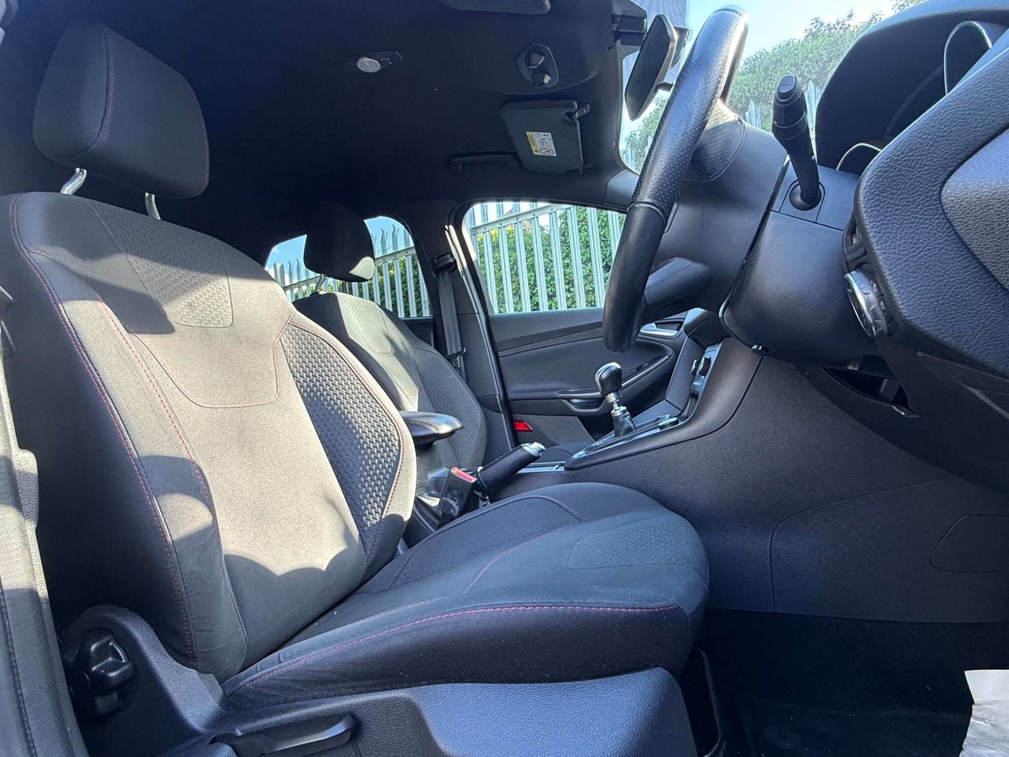 2018 Ford Focus image 42