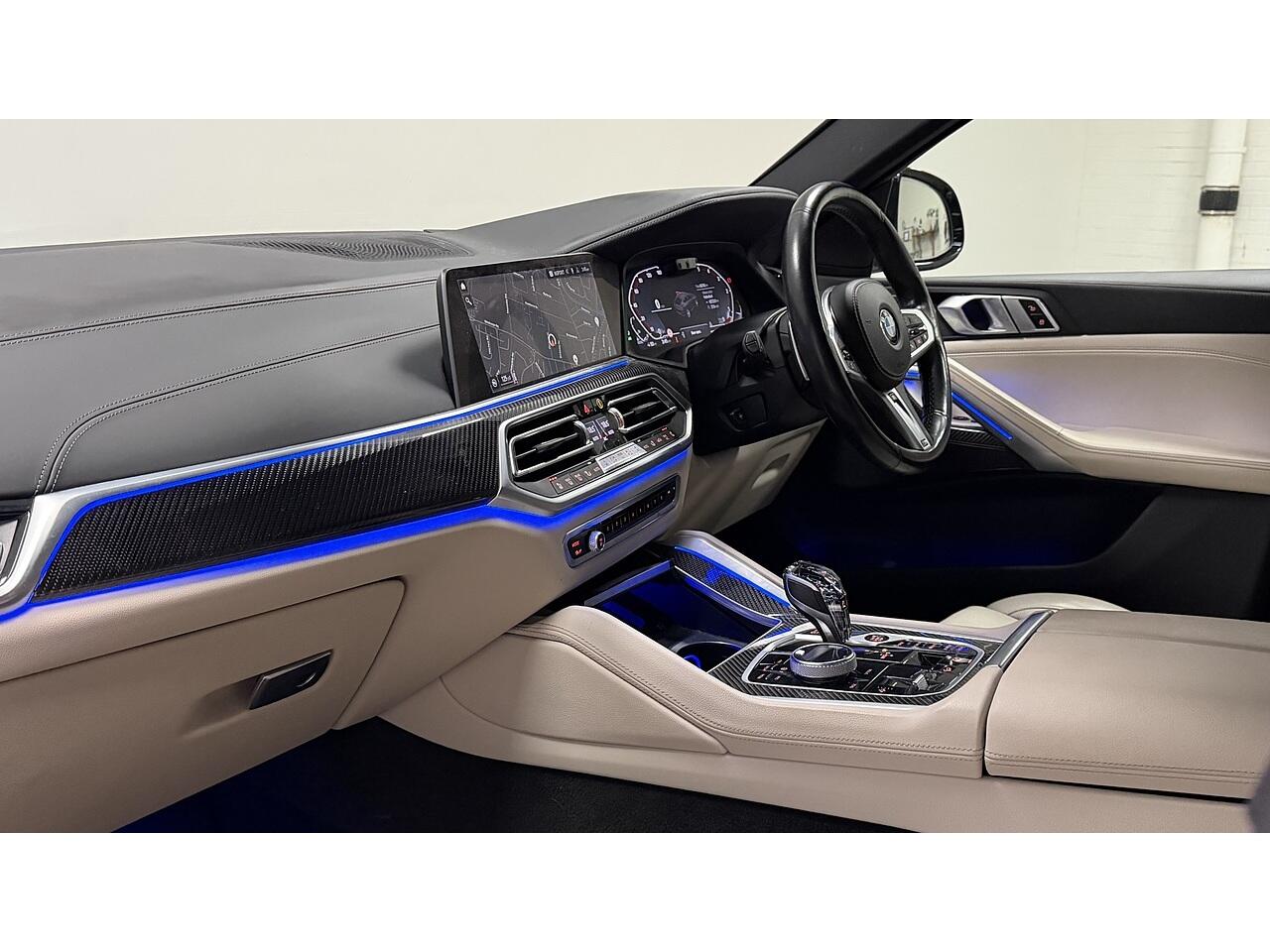 BMW X6 view 24