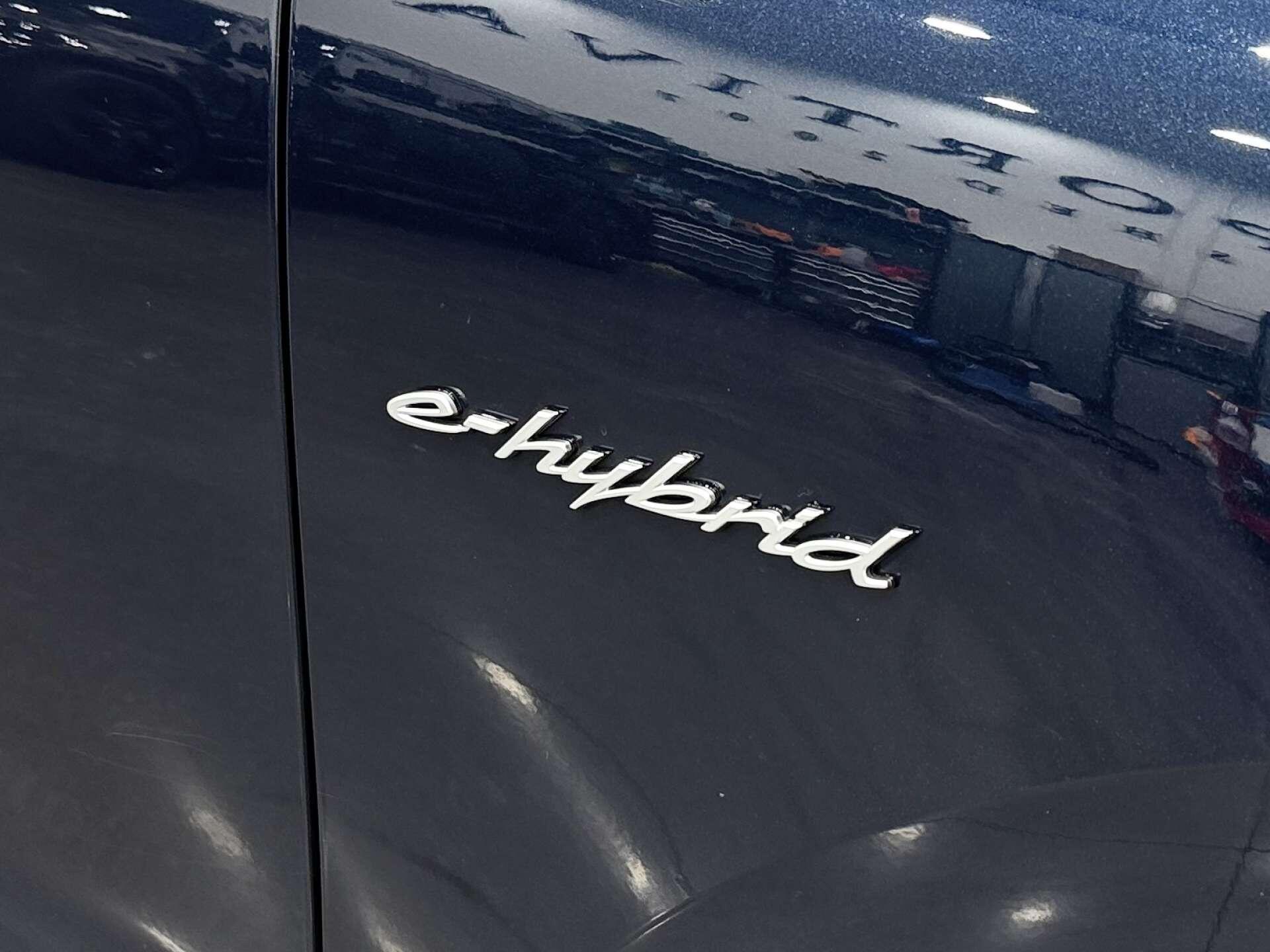 Porsche Cayenne view 32
