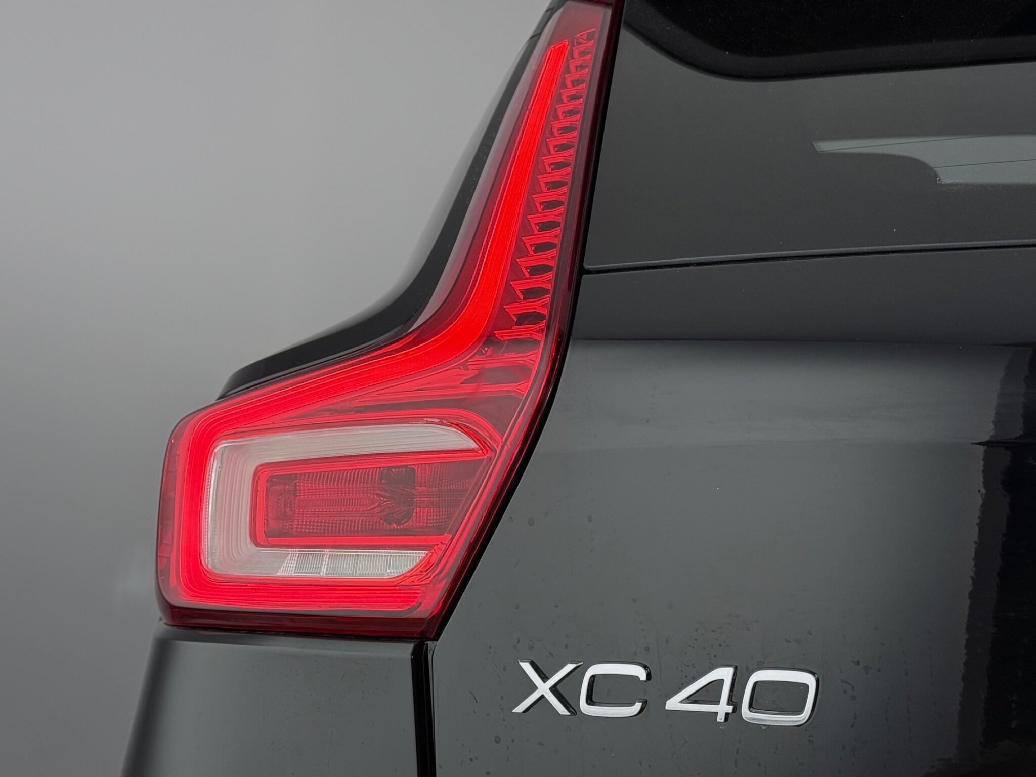 Volvo XC40 view 6