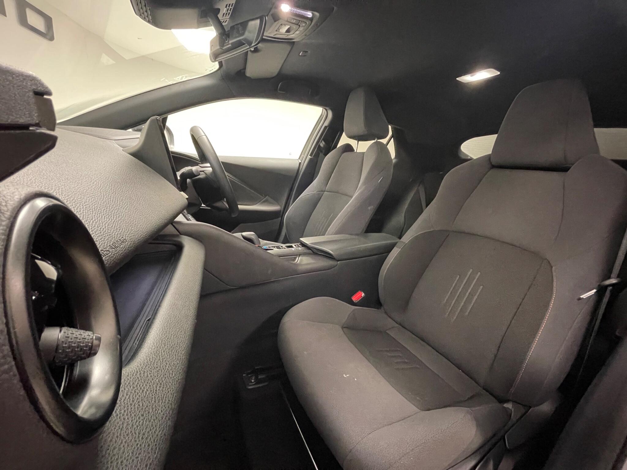 Toyota C-HR view 29