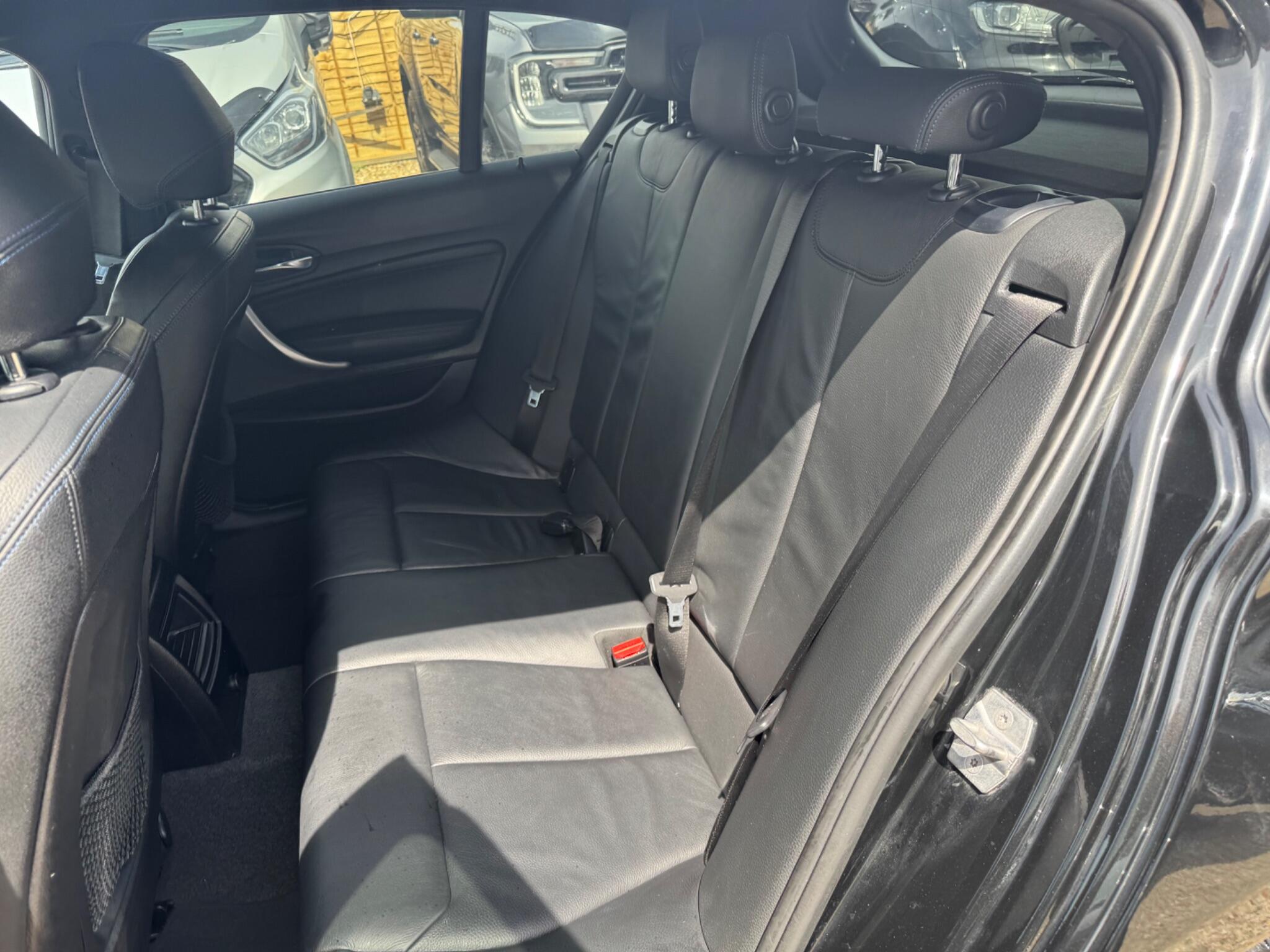 BMW 1 Series view 28