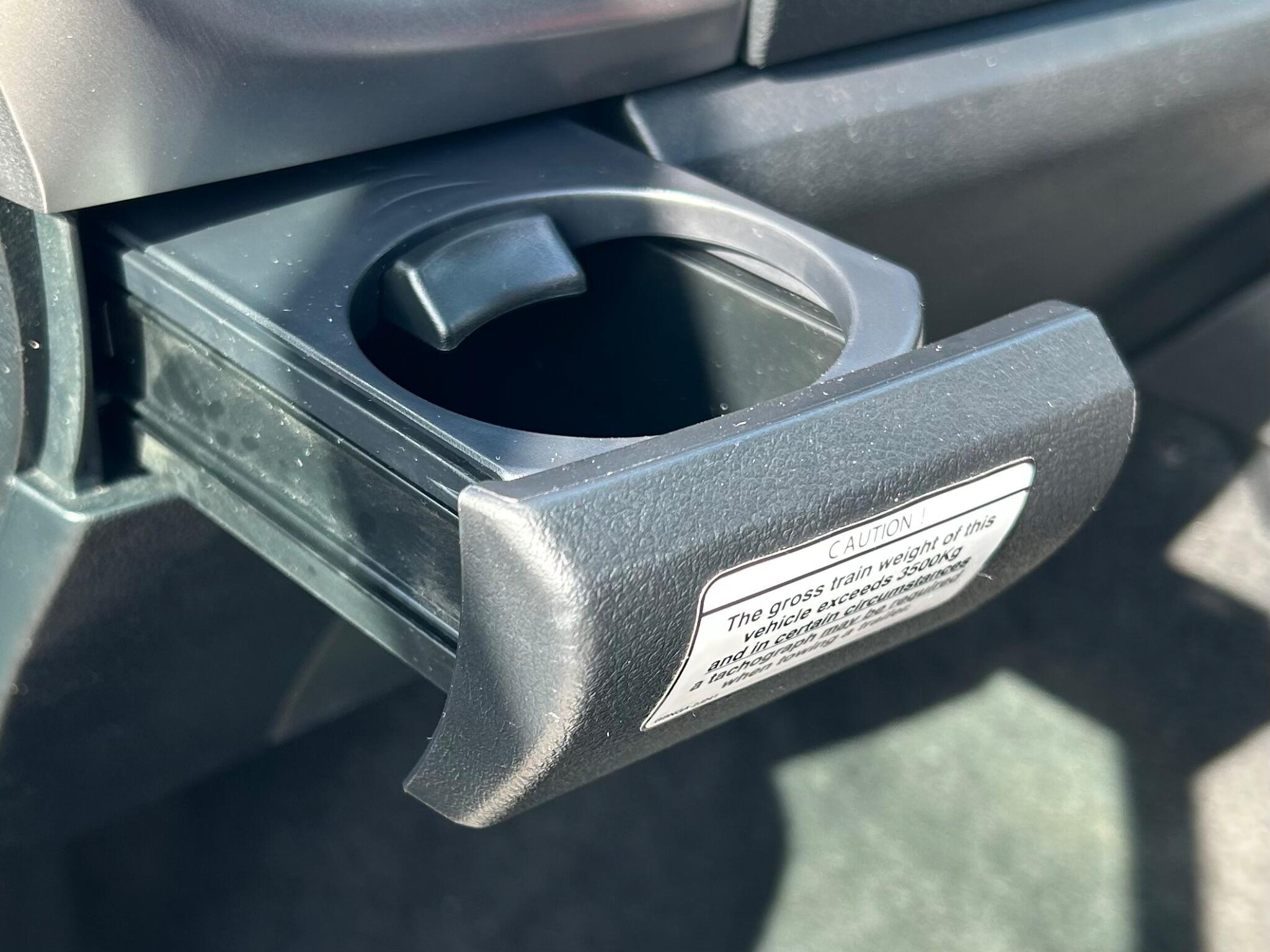 Toyota Hilux view 20