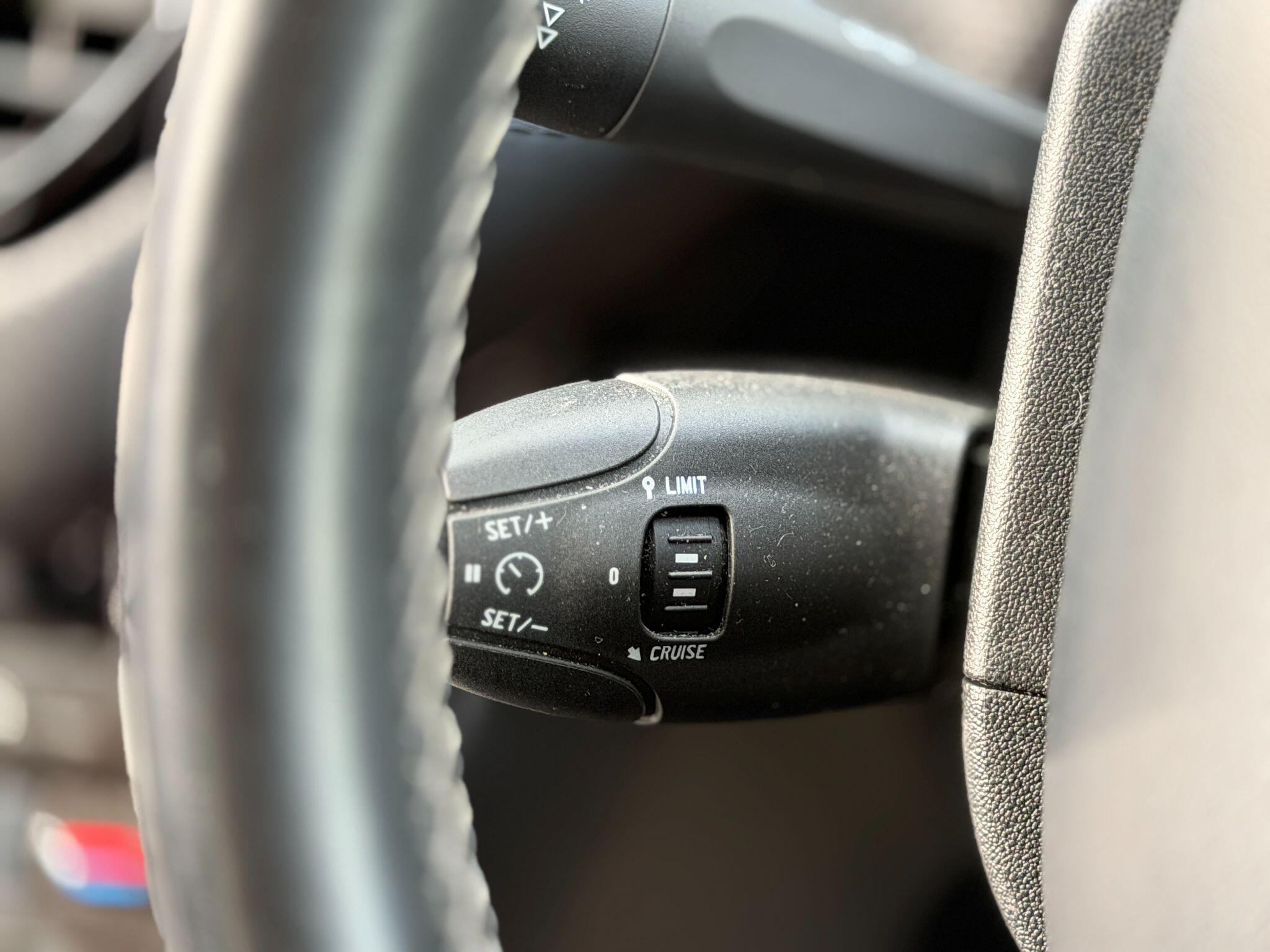 Peugeot 2008 view 37