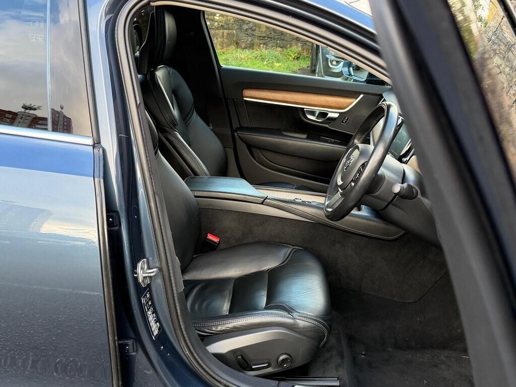 Volvo S90 view 16