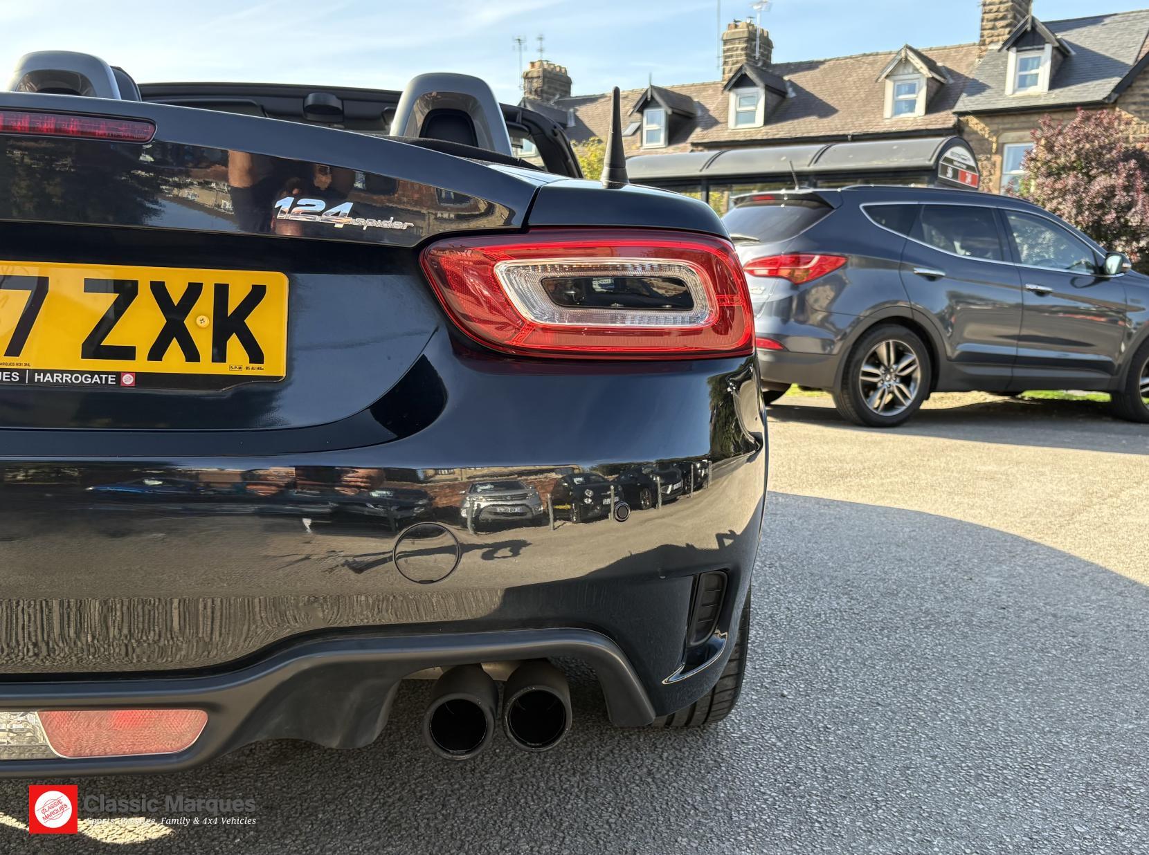 Abarth 124 Spider view 11