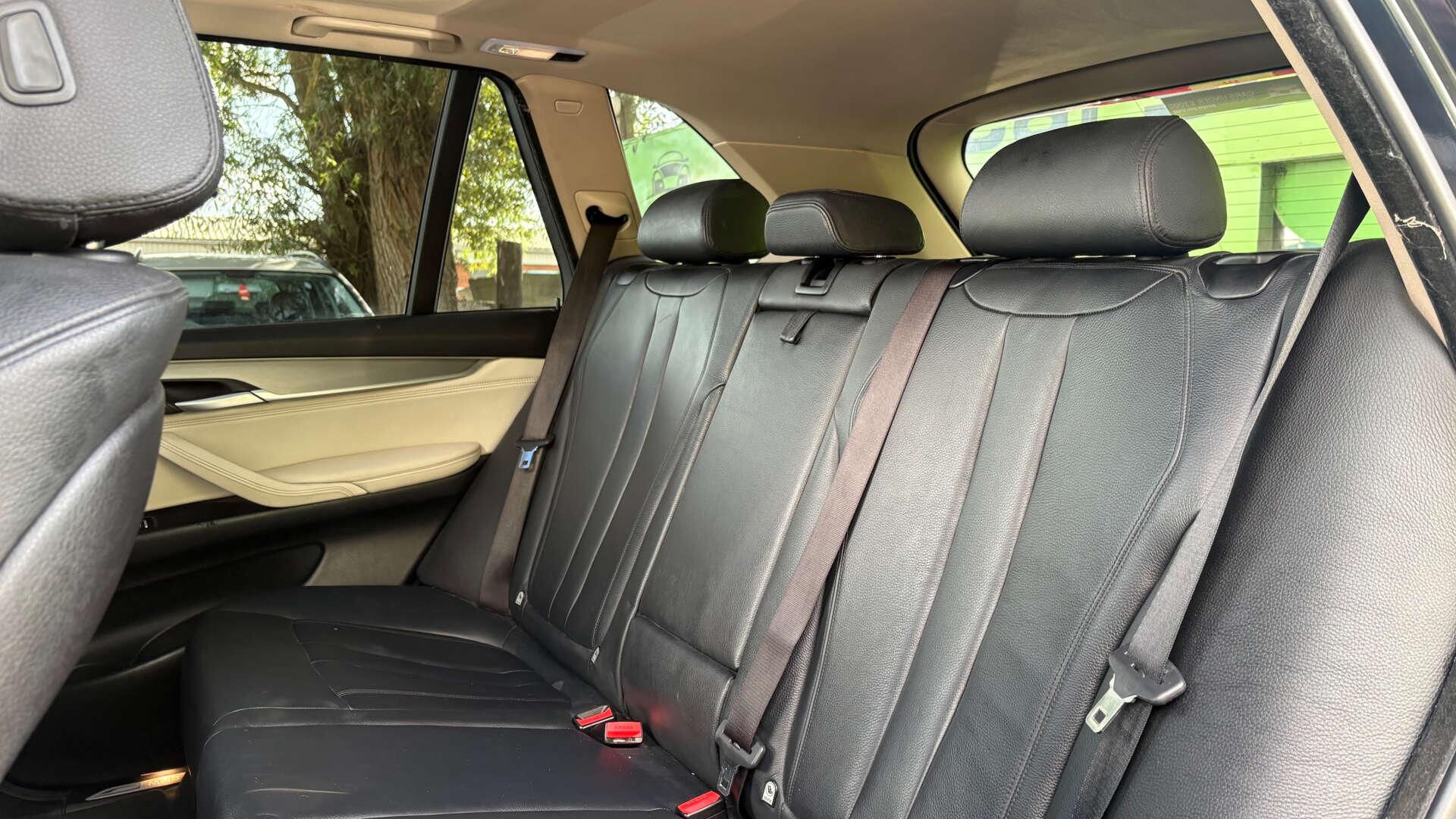 BMW X5 view 15