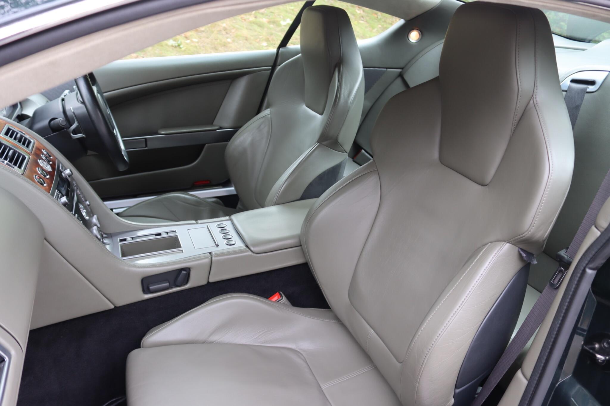 Aston Martin DB9 view 73