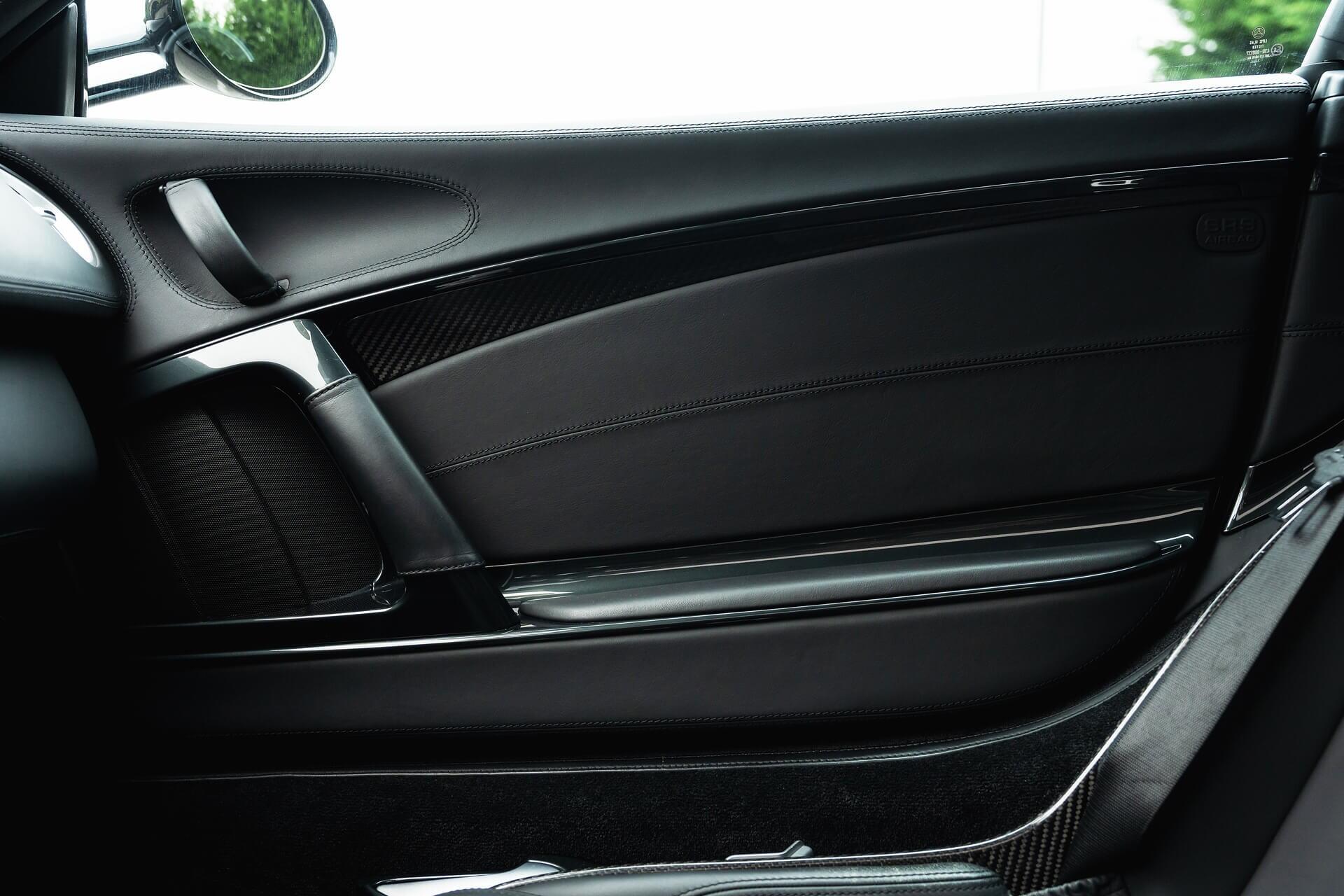 Mercedes-Benz SLR view 20